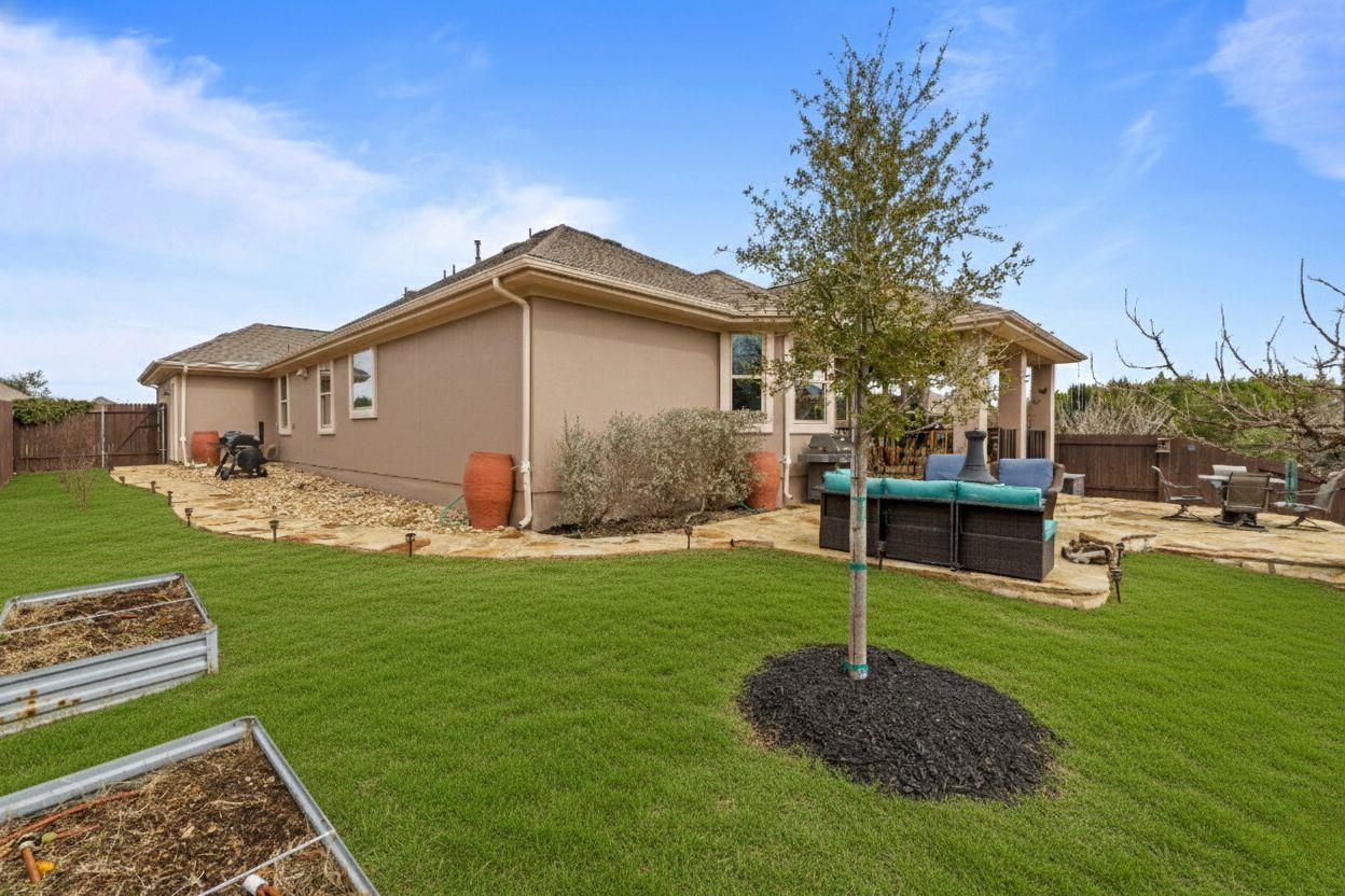 242 S Sage Holw, Dripping Springs, TX 78620