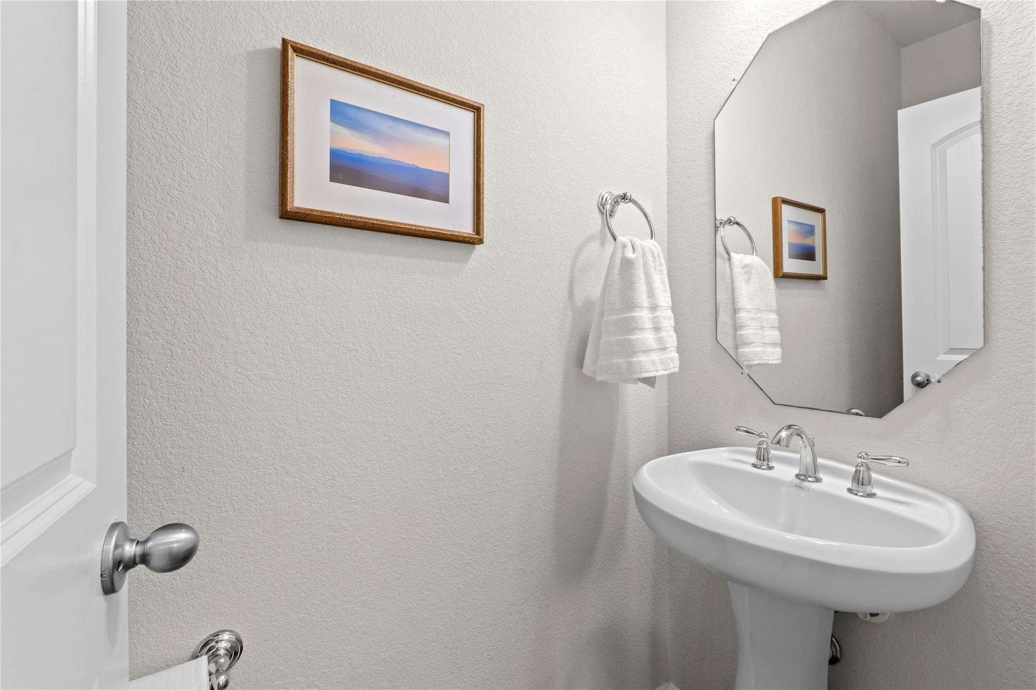 242 S Sage Holw, Dripping Springs, TX 78620