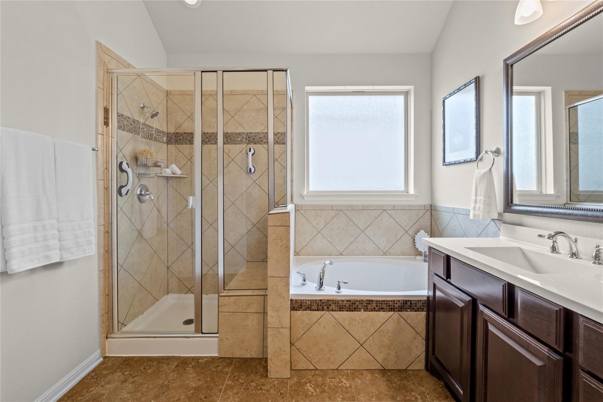 242 S Sage Holw, Dripping Springs, TX 78620