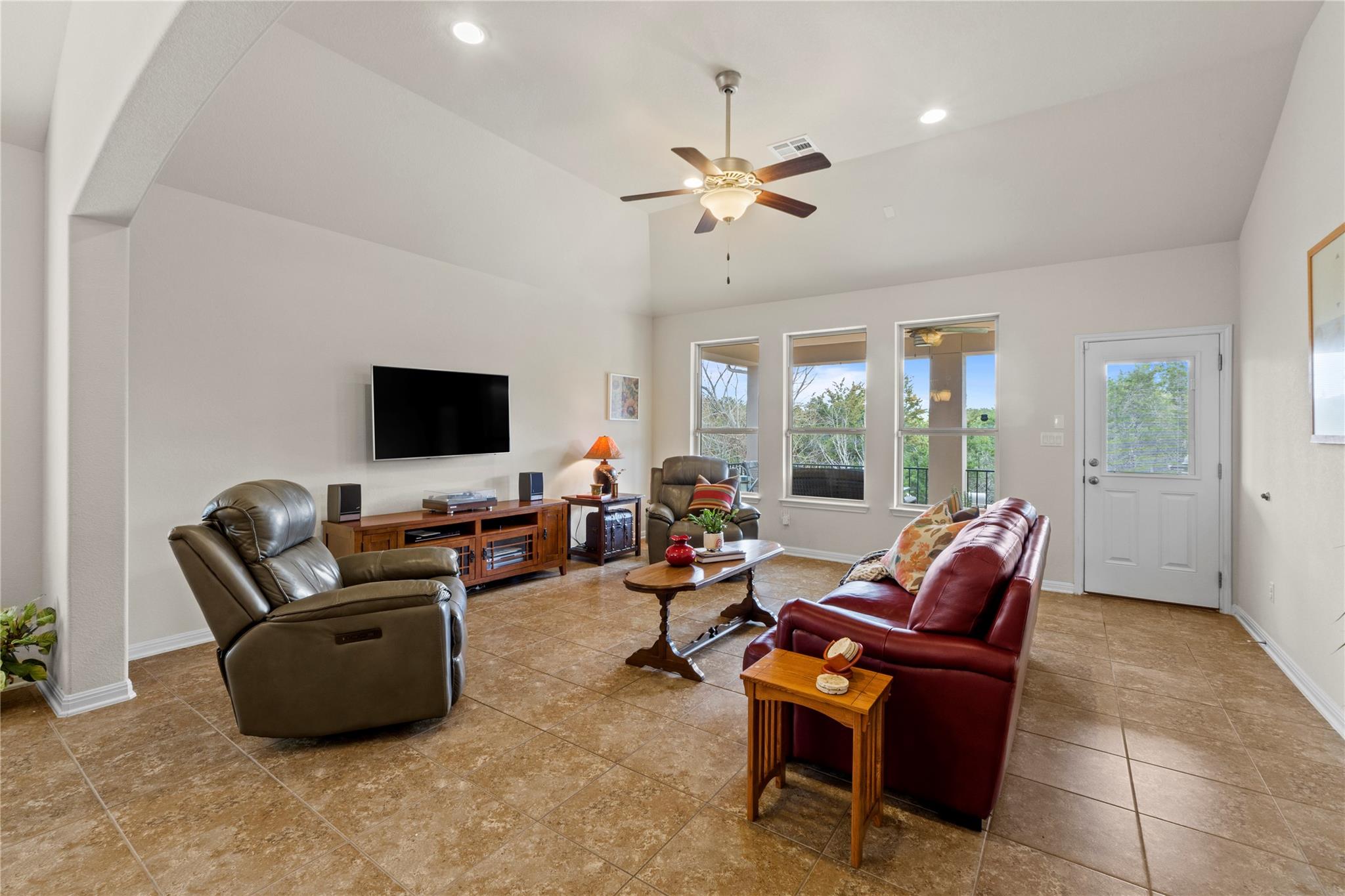 242 S Sage Holw, Dripping Springs, TX 78620