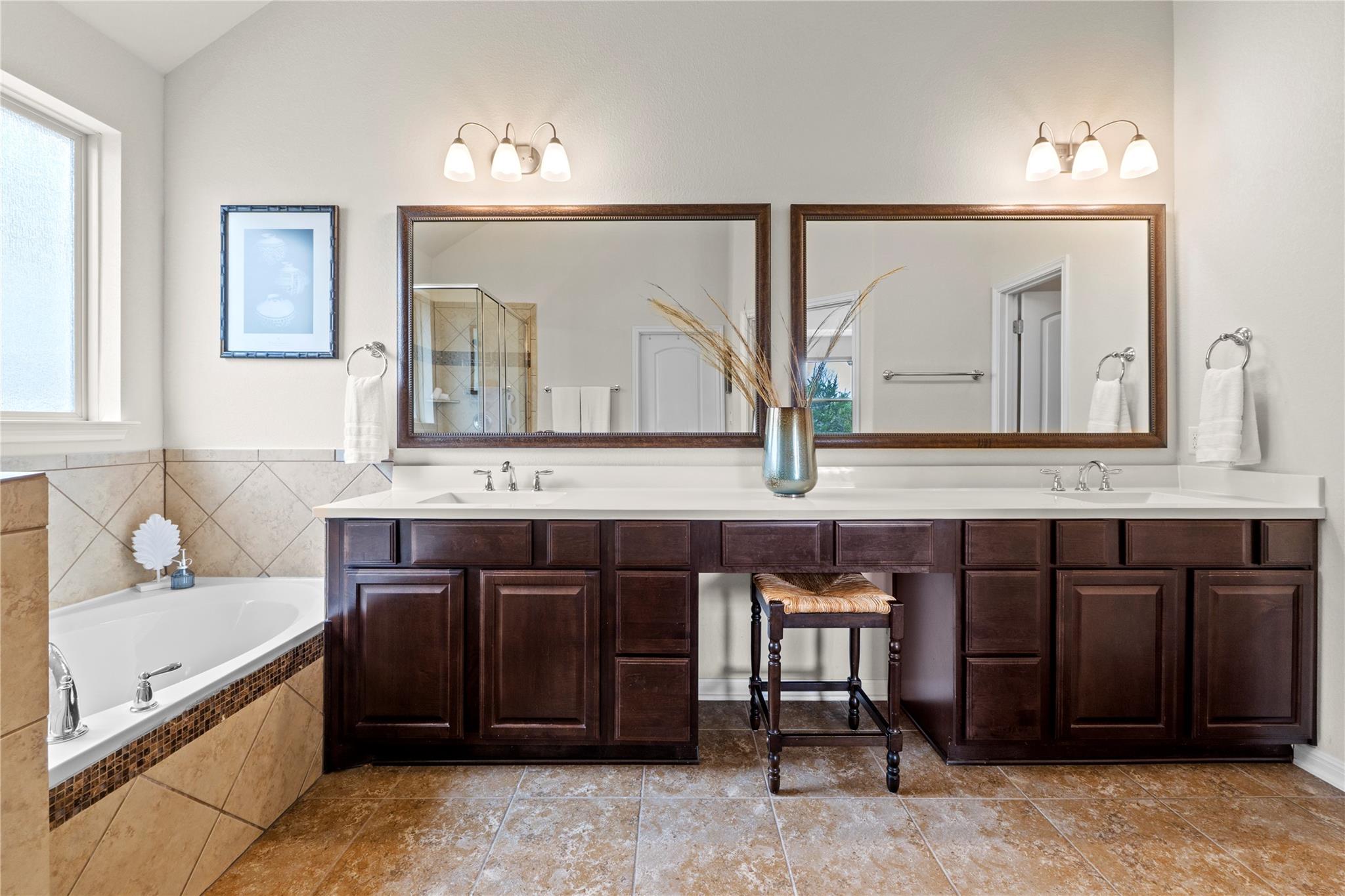 242 S Sage Holw, Dripping Springs, TX 78620