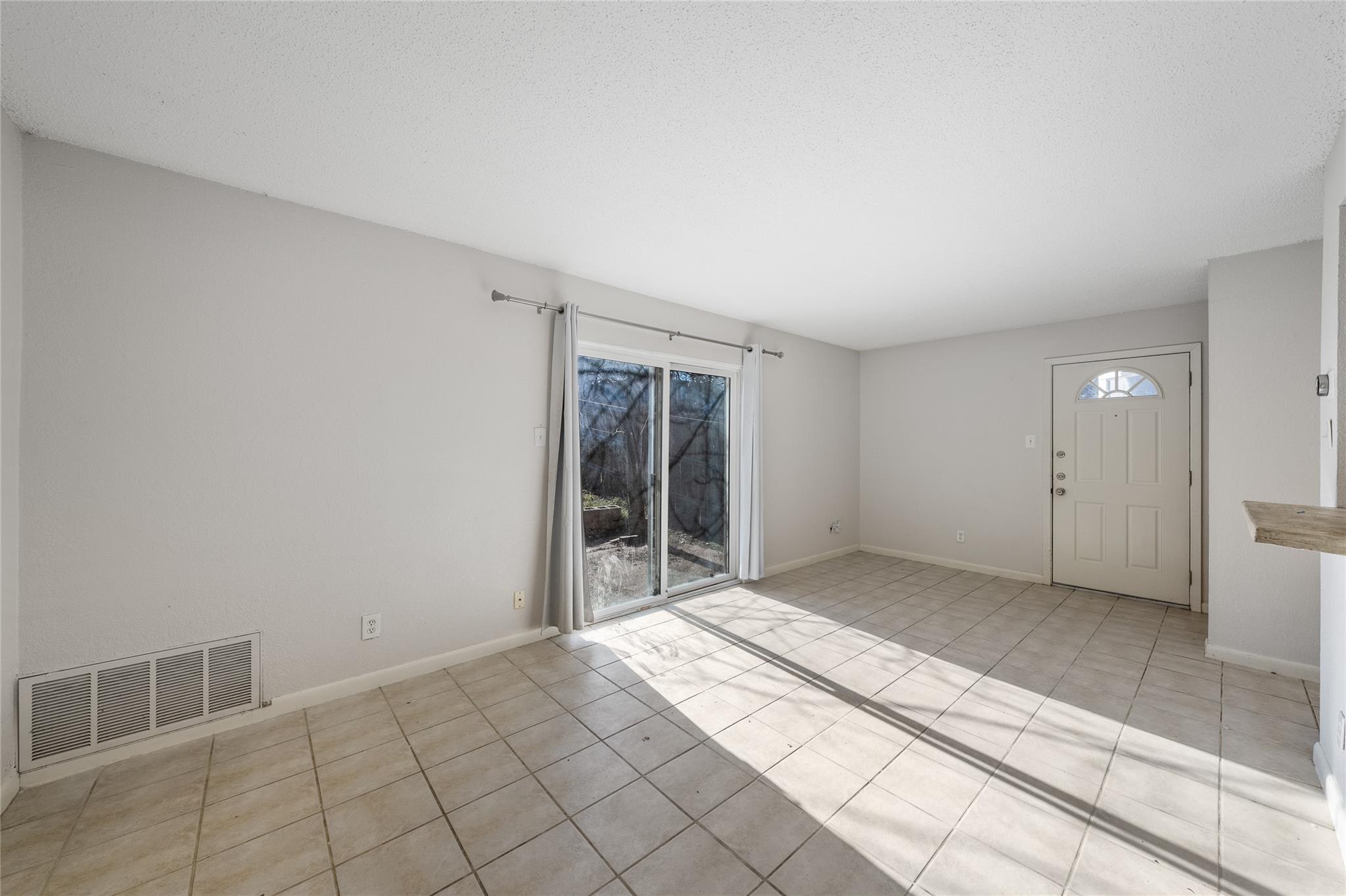 2304 Barton Village Cir # 101, Austin, TX 78704