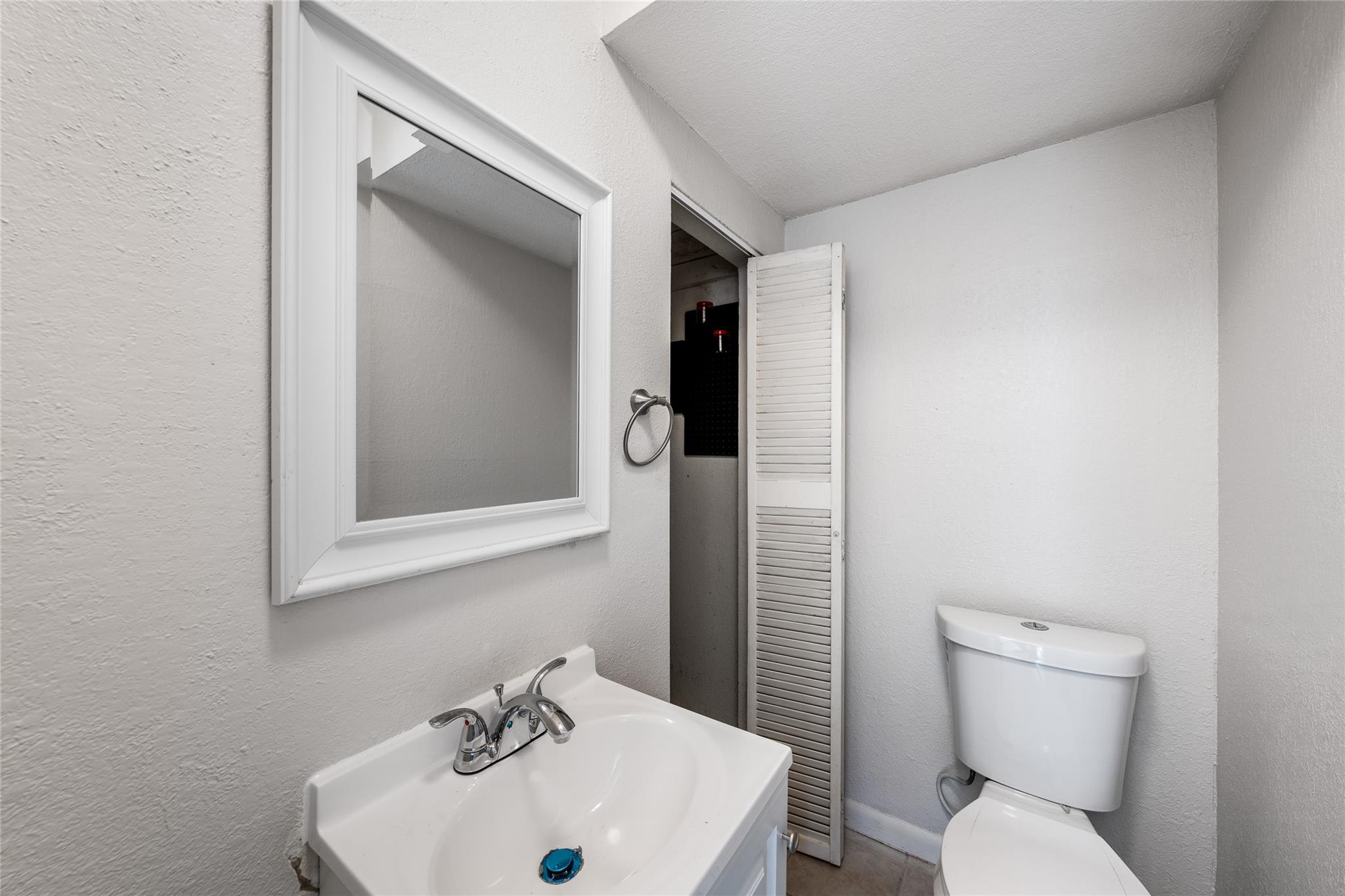 2304 Barton Village Cir # 101, Austin, TX 78704