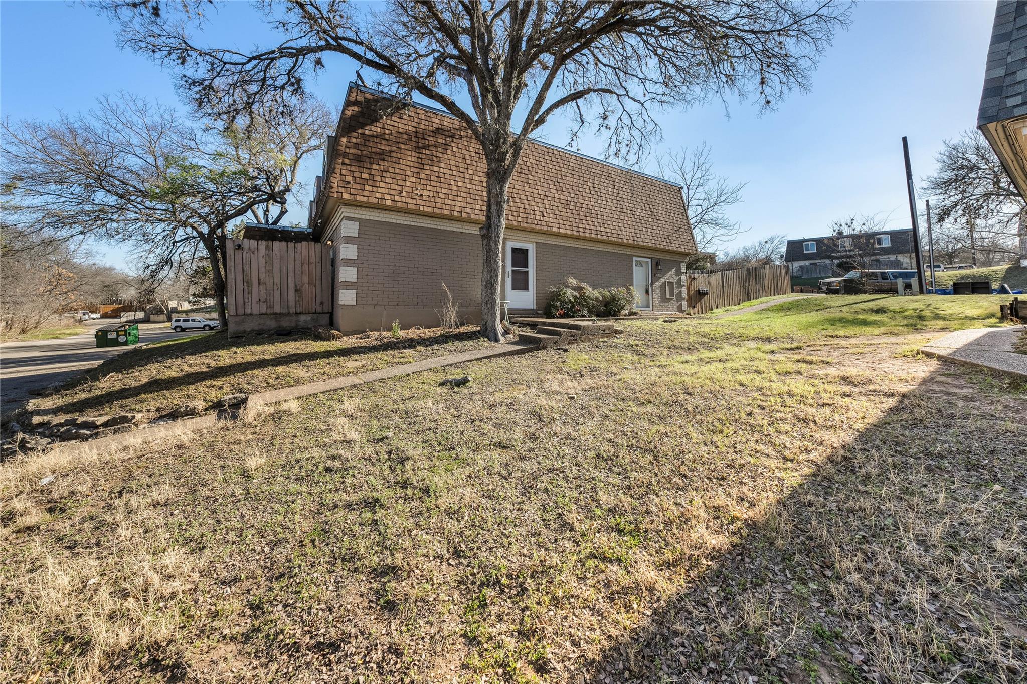 2304 Barton Village Cir # 101, Austin, TX 78704