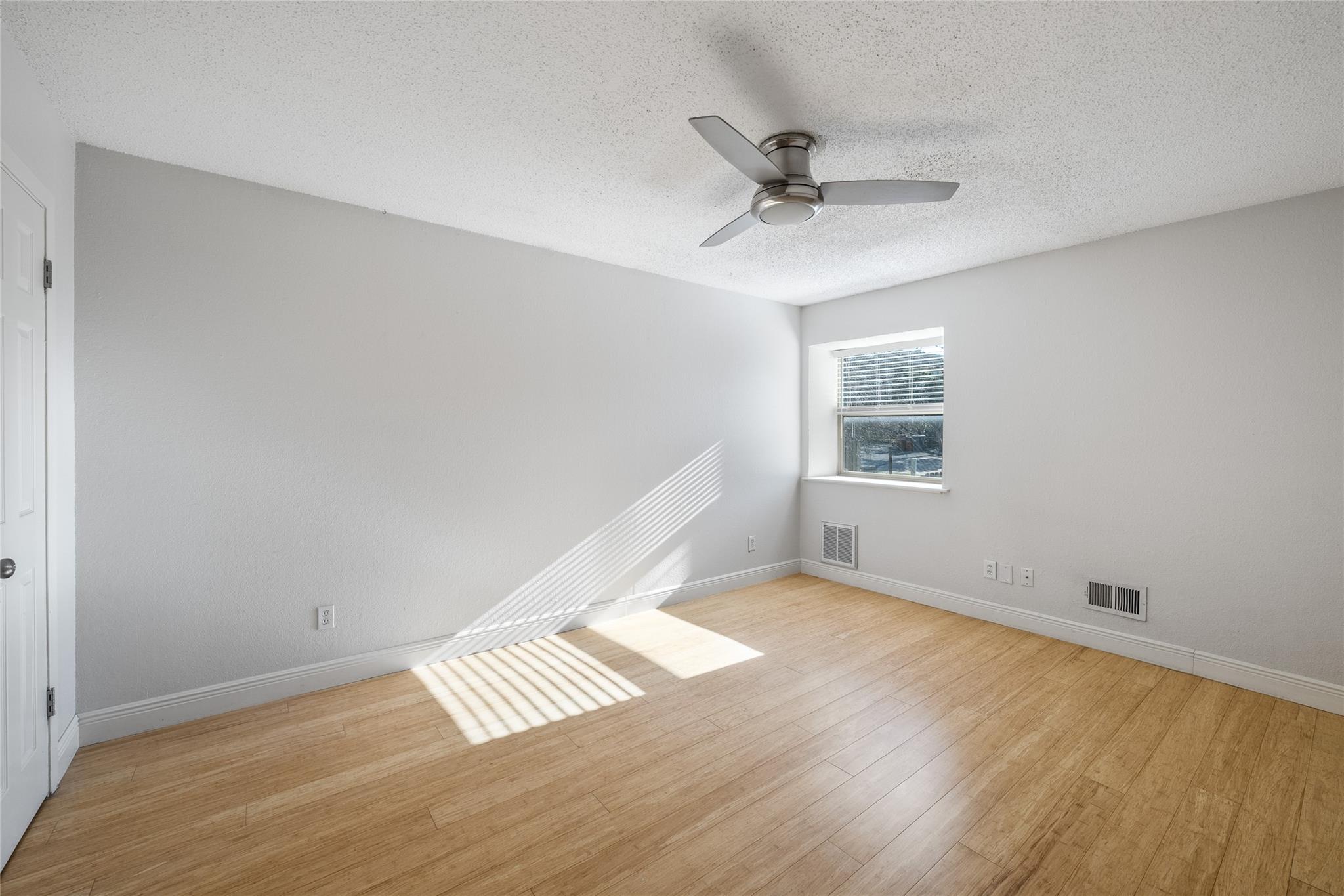 2304 Barton Village Cir # 101, Austin, TX 78704