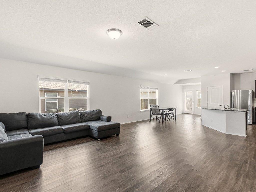 128 Dylan Dr, San Marcos, TX 78666