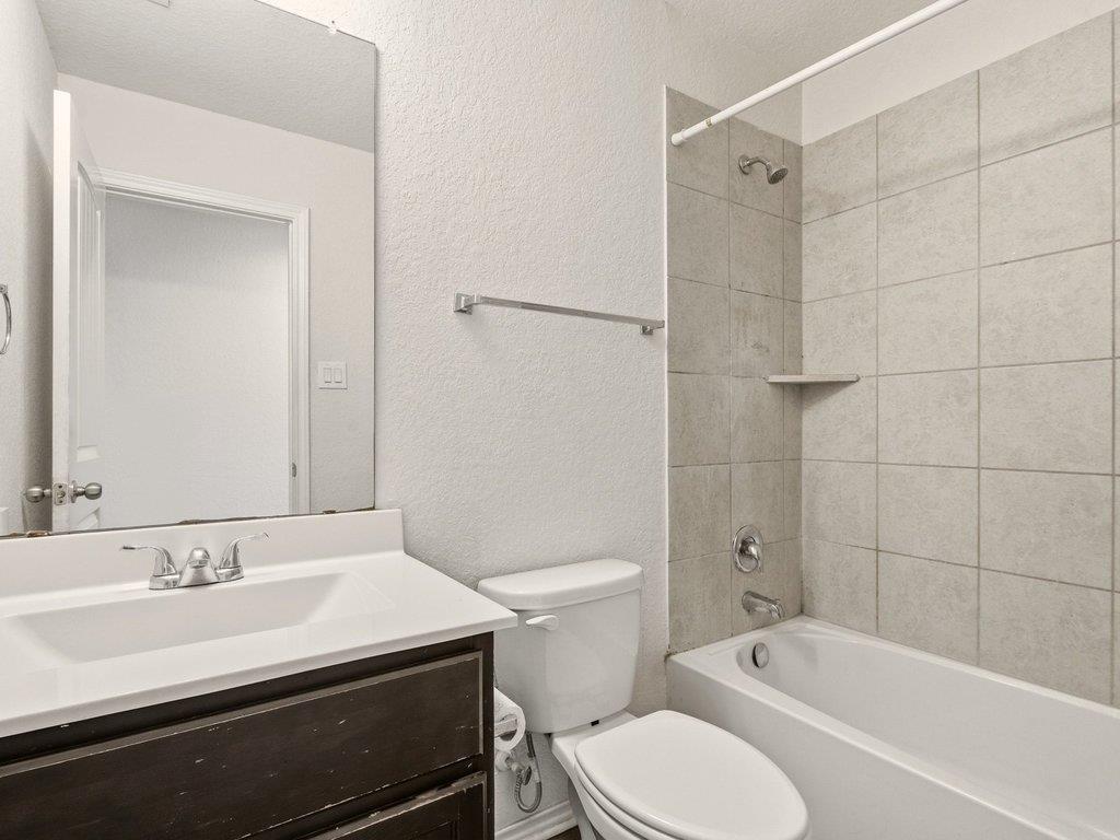 128 Dylan Dr, San Marcos, TX 78666