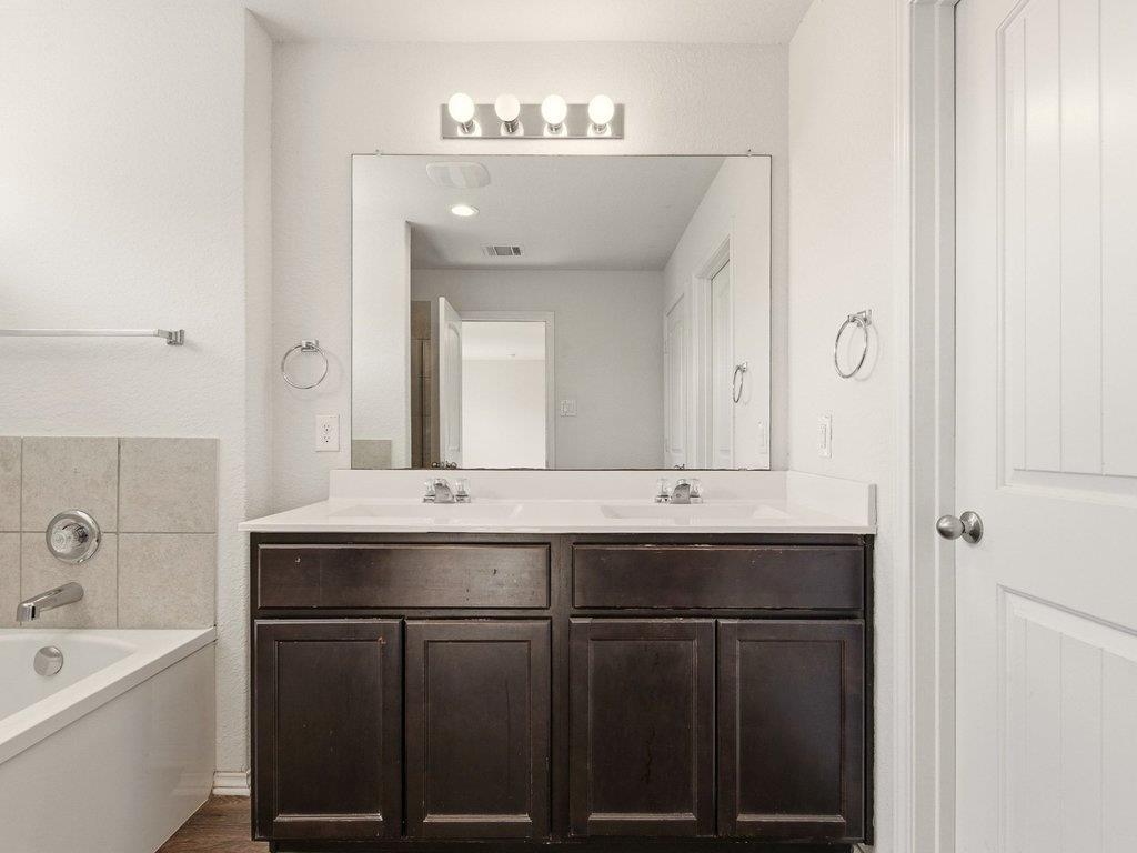 128 Dylan Dr, San Marcos, TX 78666