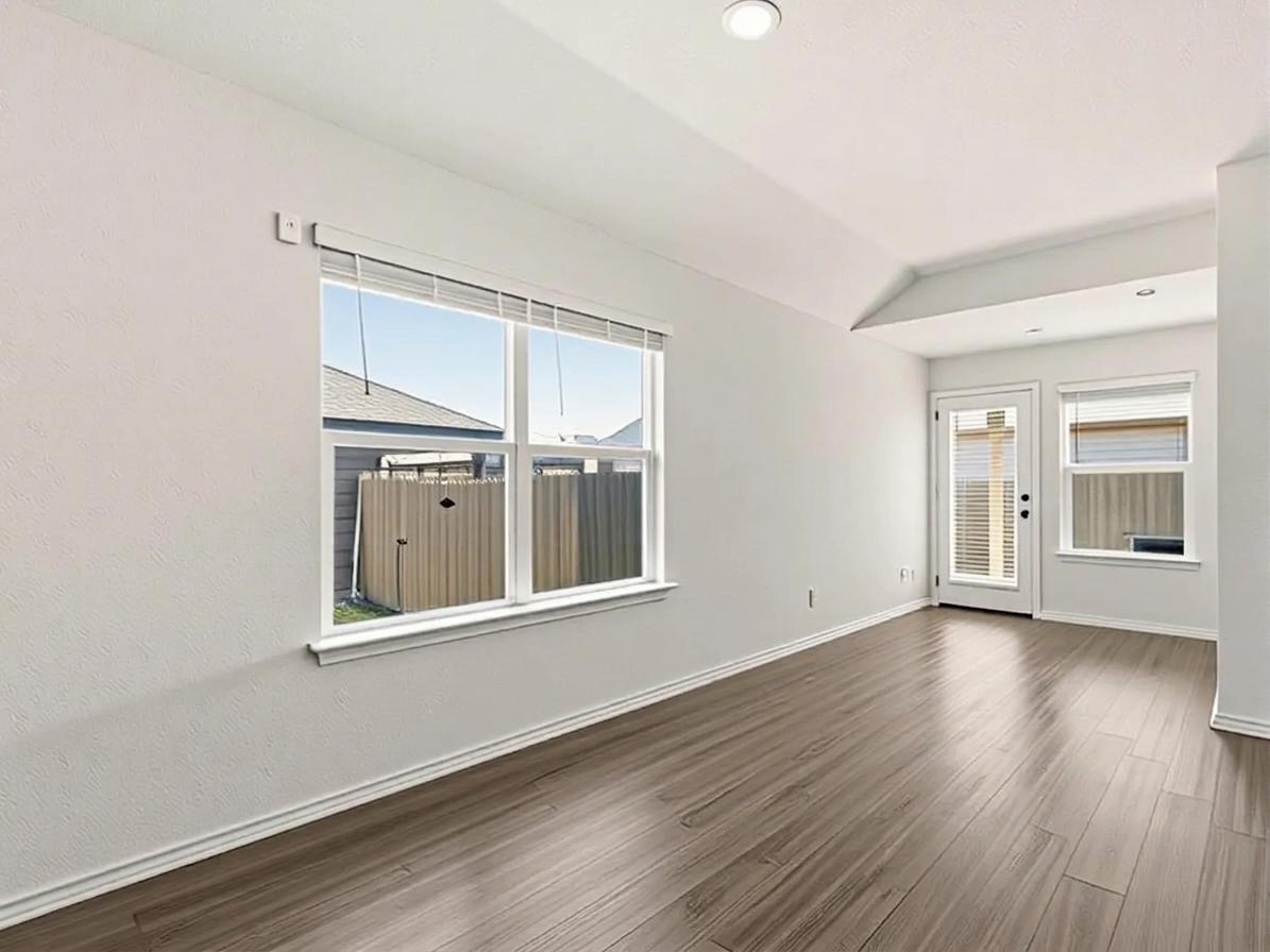 128 Dylan Dr, San Marcos, TX 78666