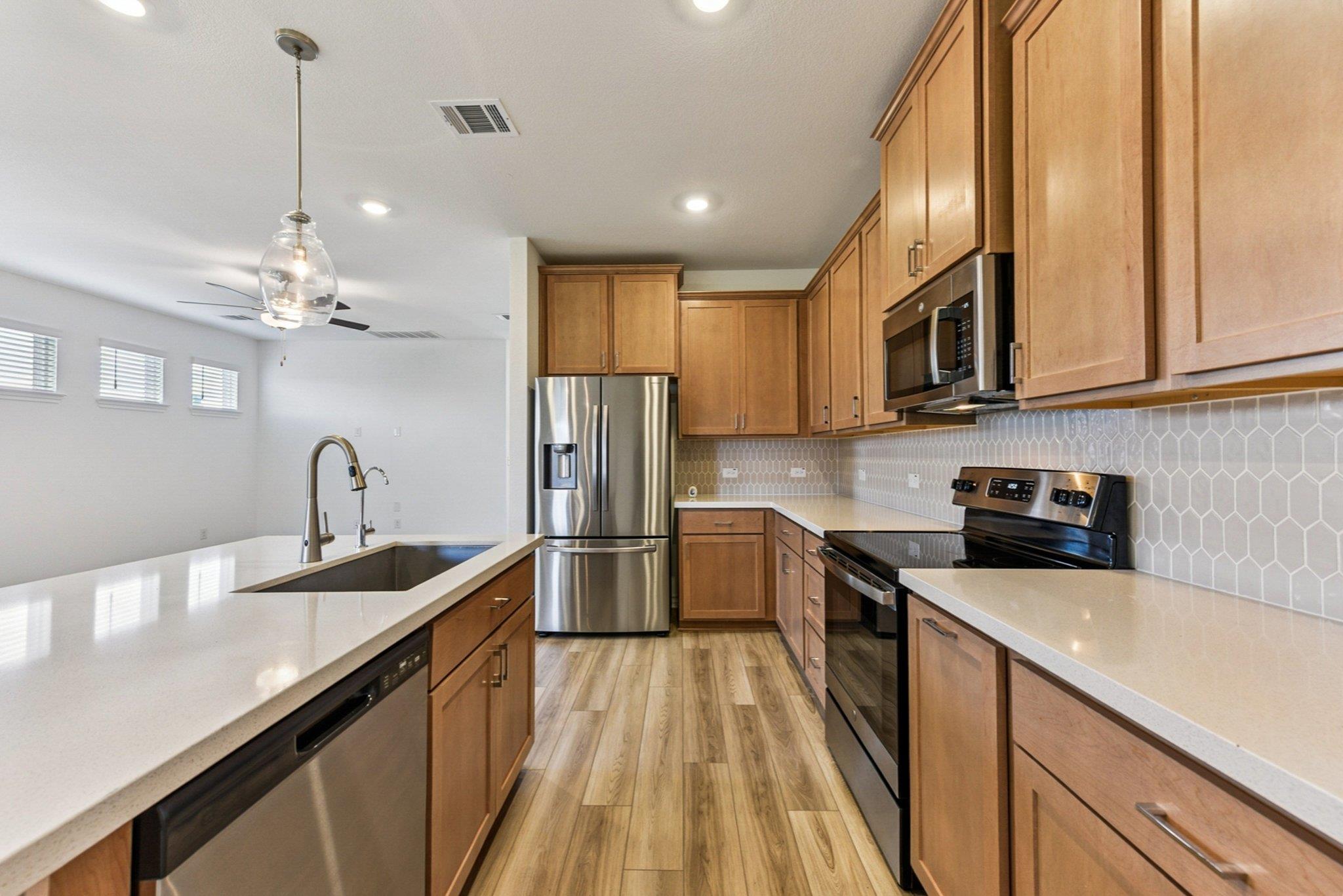 800 Long Run, Liberty Hill, TX 78642