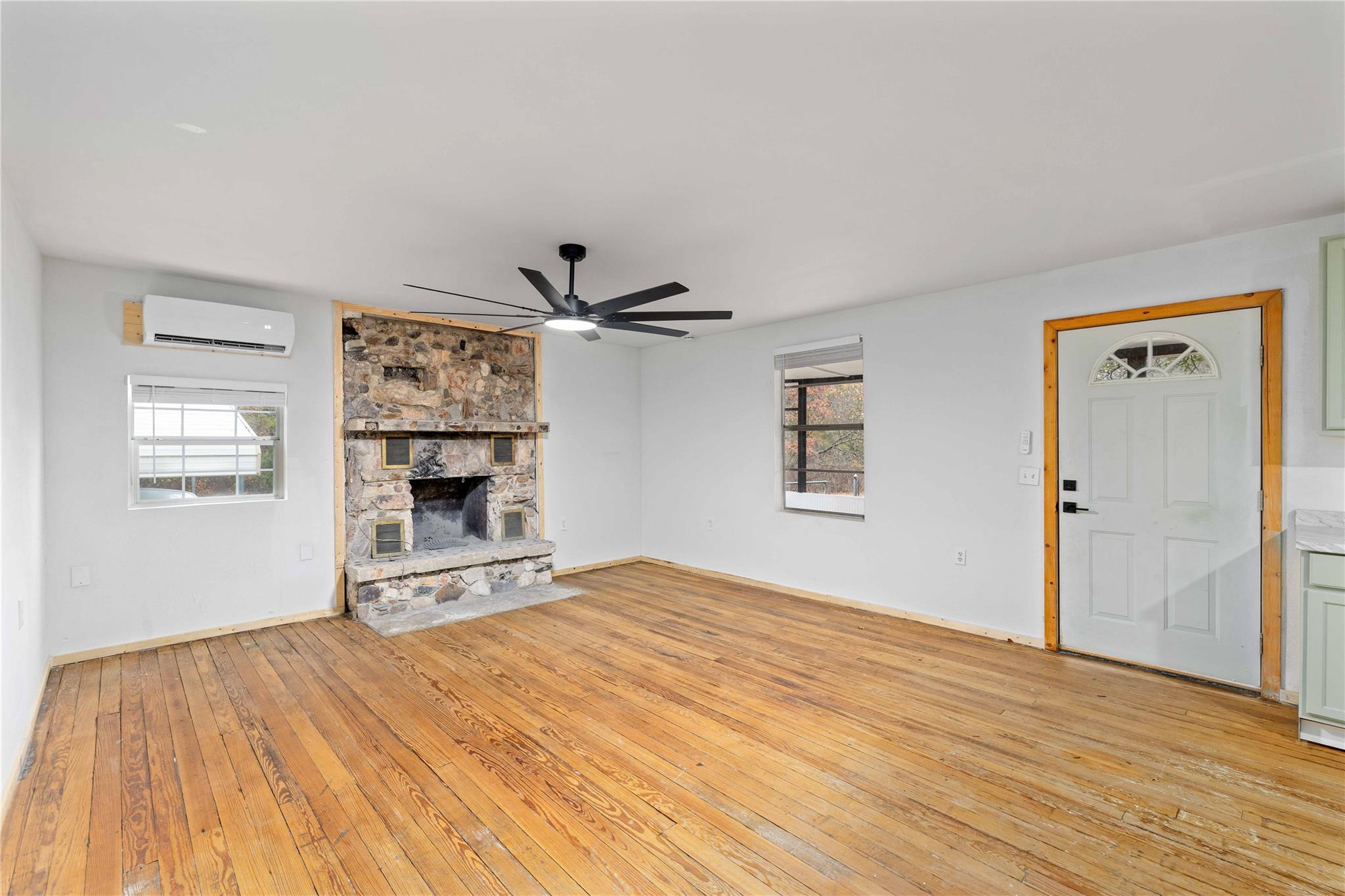 6916 Clover Leaf Dr, Brownwood, TX 76801