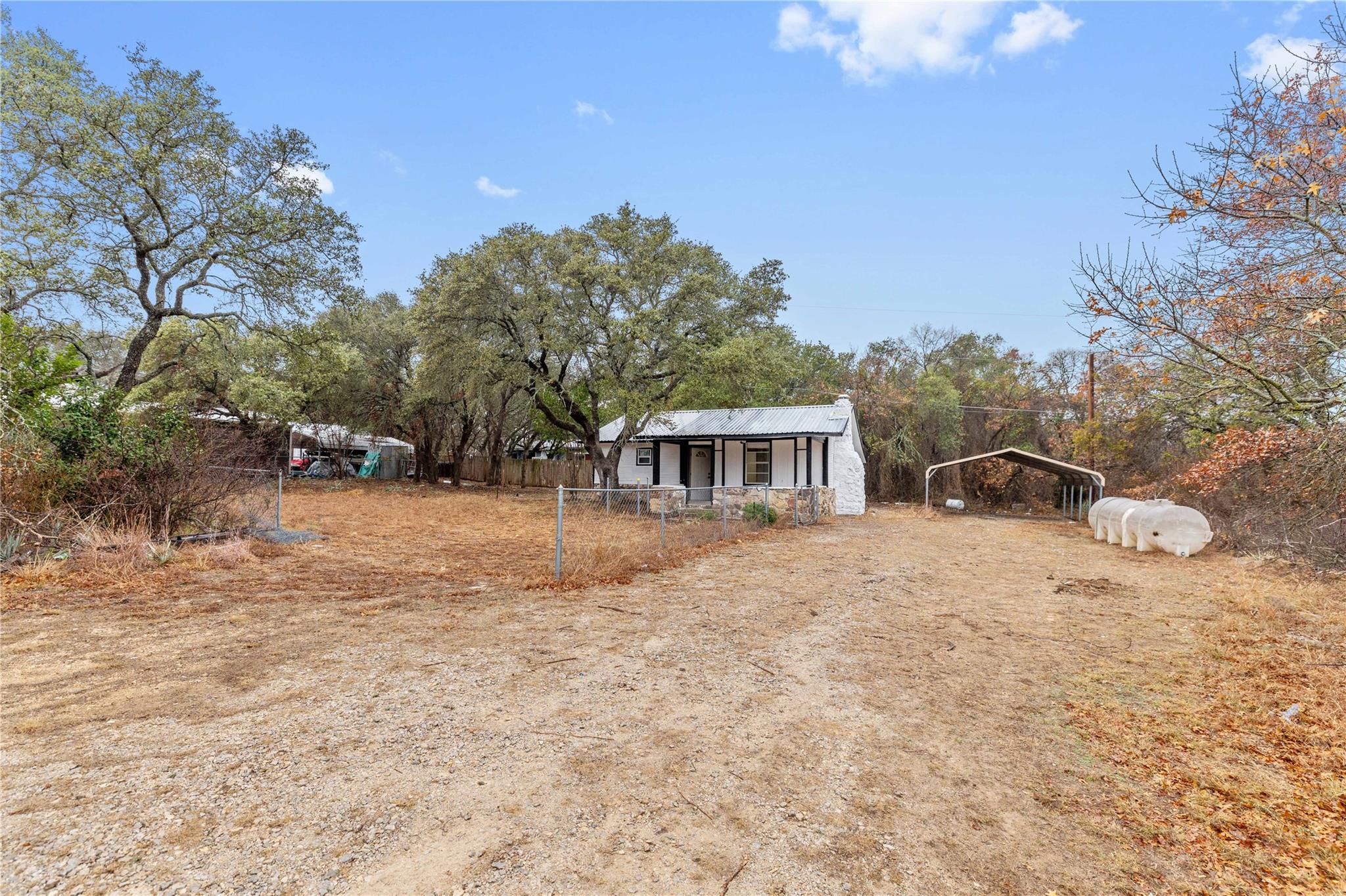 6916 Clover Leaf Dr, Brownwood, TX 76801