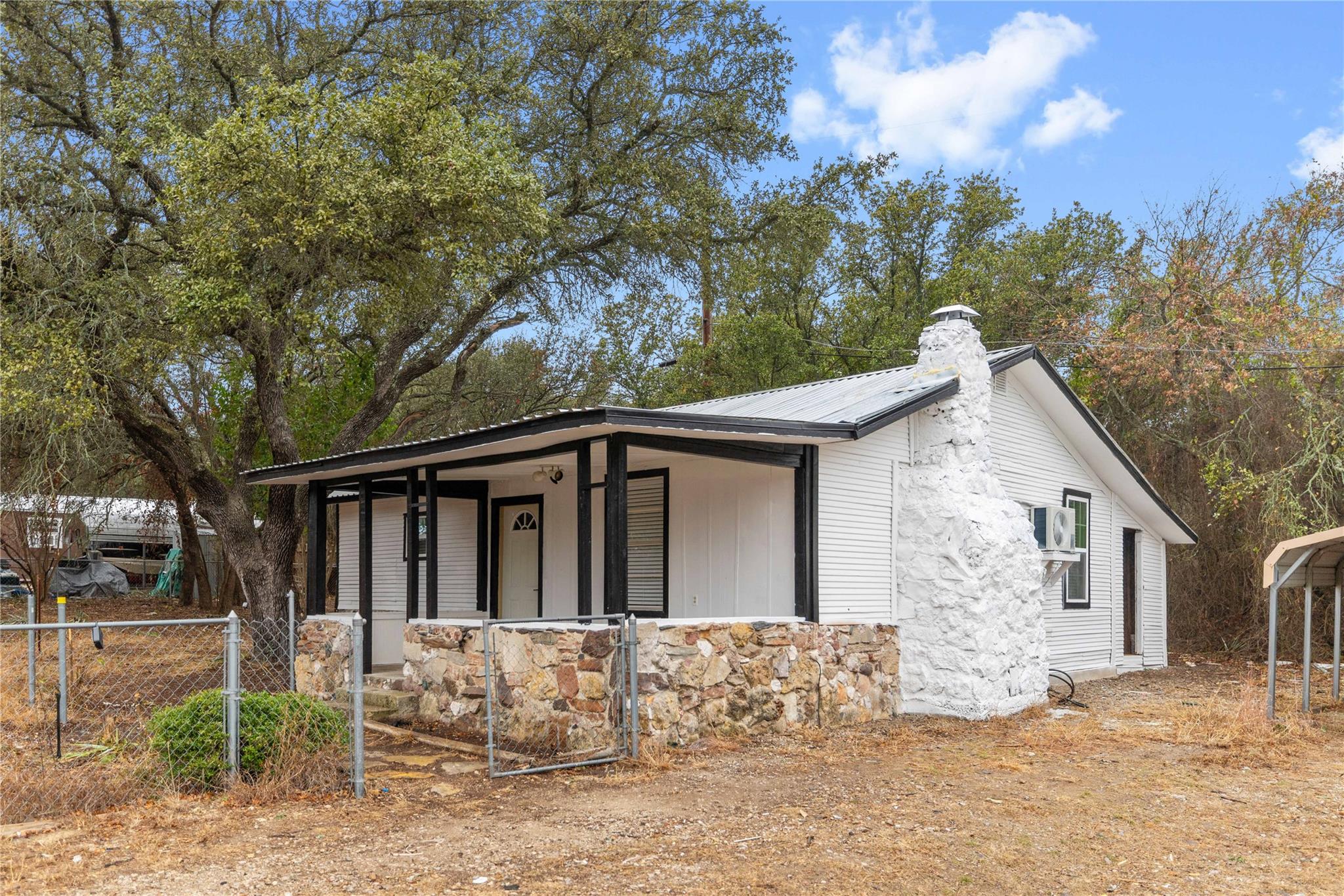 6916 Clover Leaf Dr, Brownwood, TX 76801