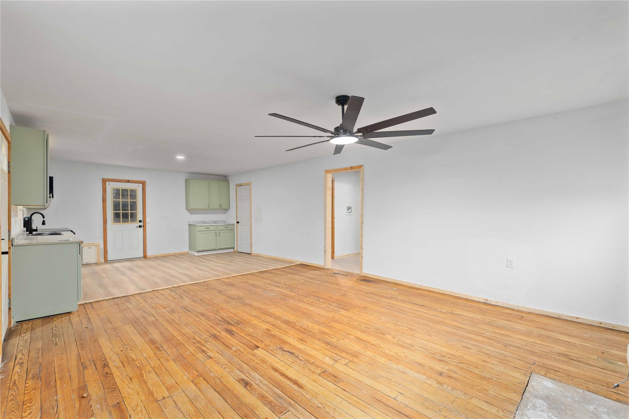 6916 Clover Leaf Dr, Brownwood, TX 76801