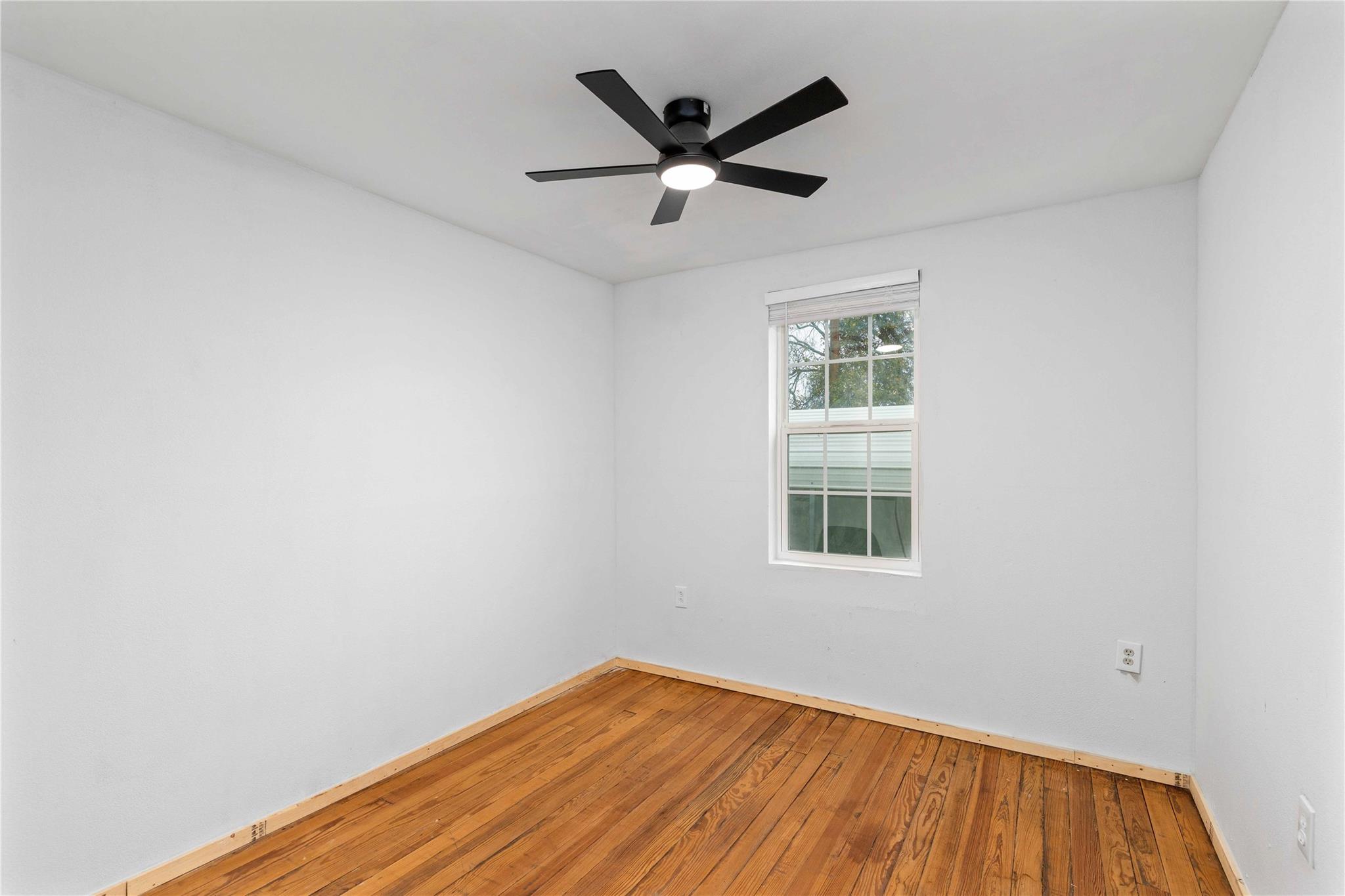 6916 Clover Leaf Dr, Brownwood, TX 76801