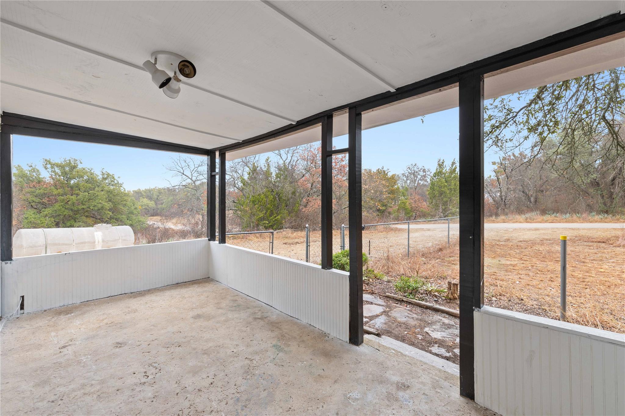 6916 Clover Leaf Dr, Brownwood, TX 76801