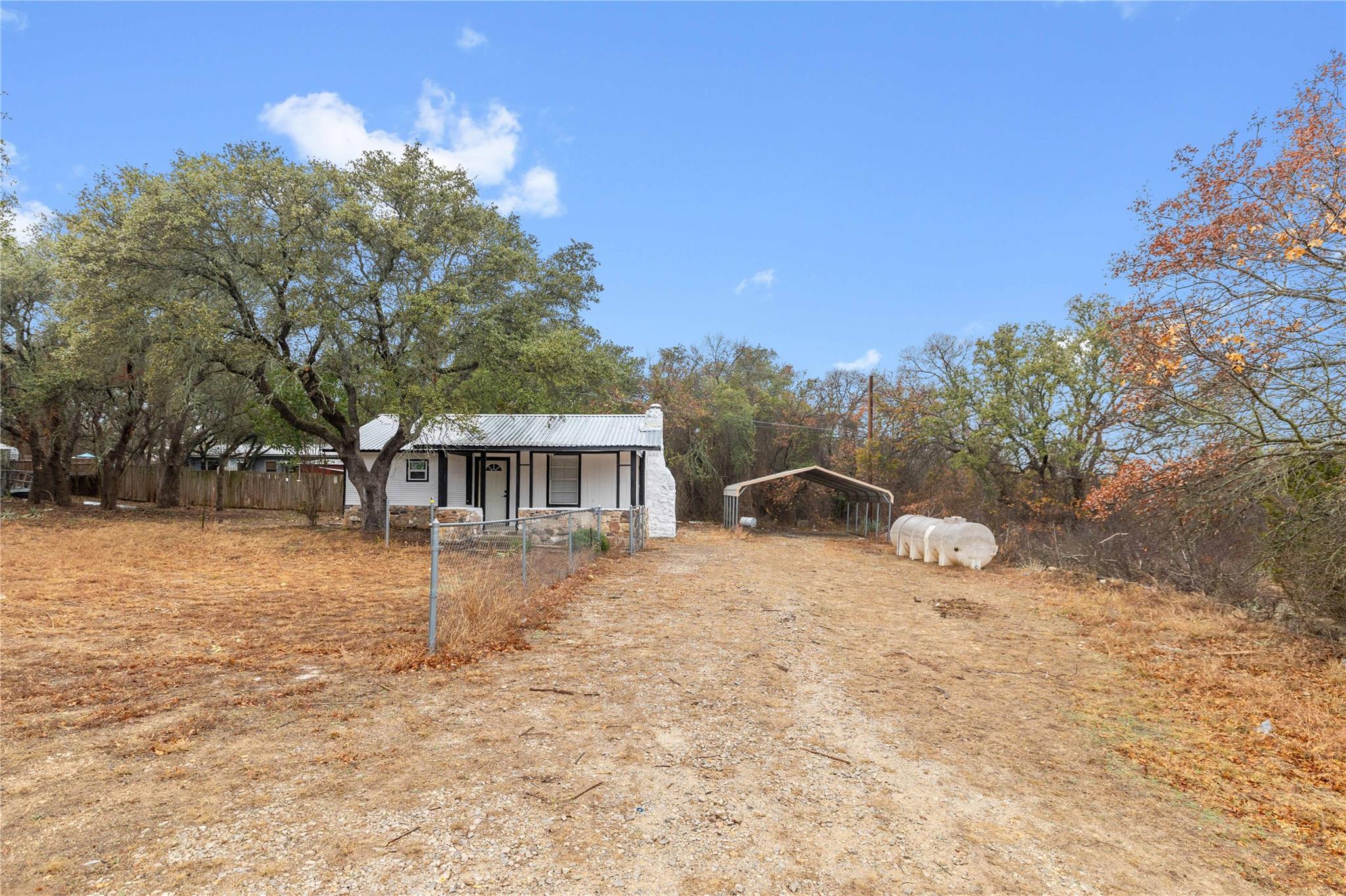 6916 Clover Leaf Dr, Brownwood, TX 76801