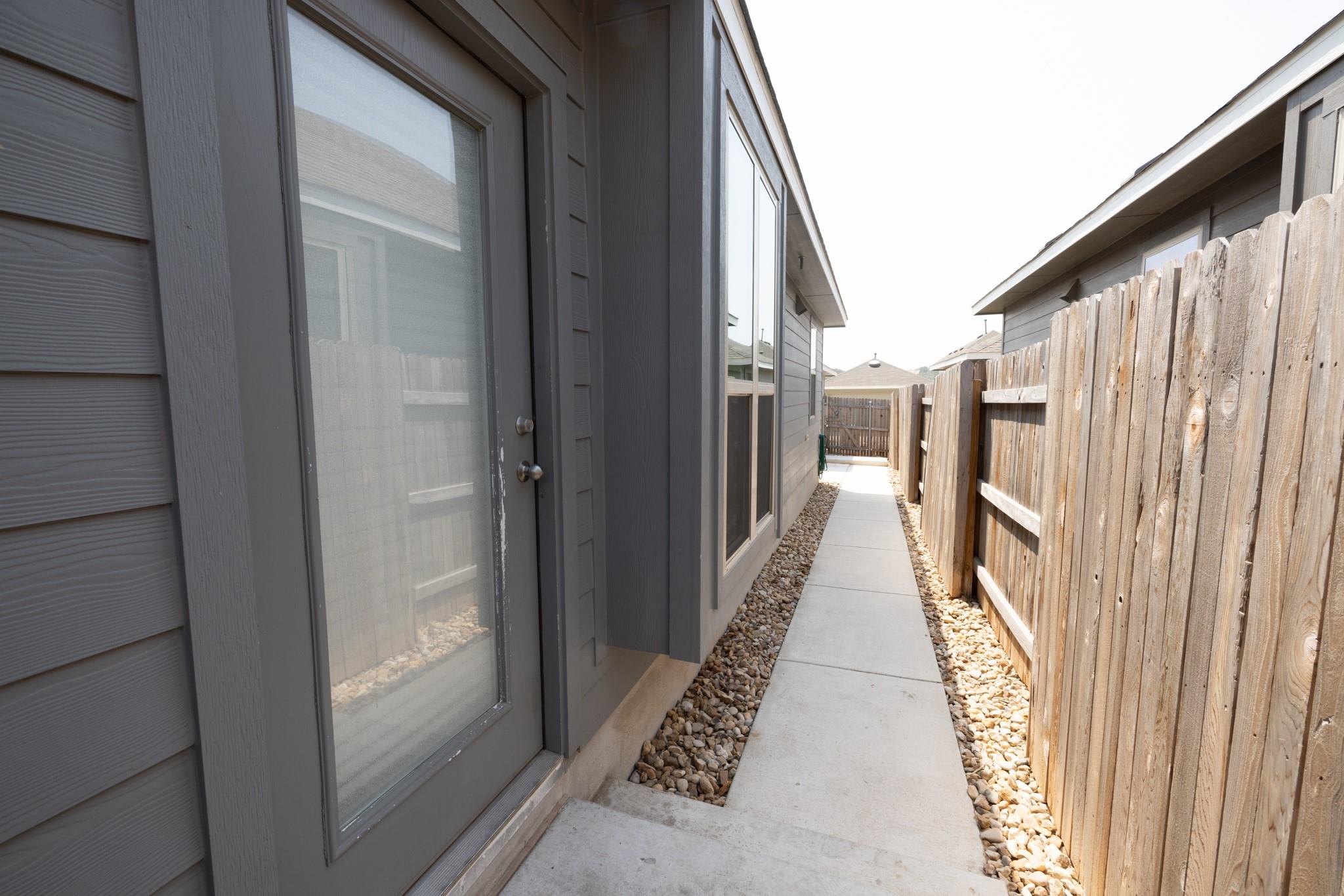 2809 Seneca Path # 30, Leander, TX 78641