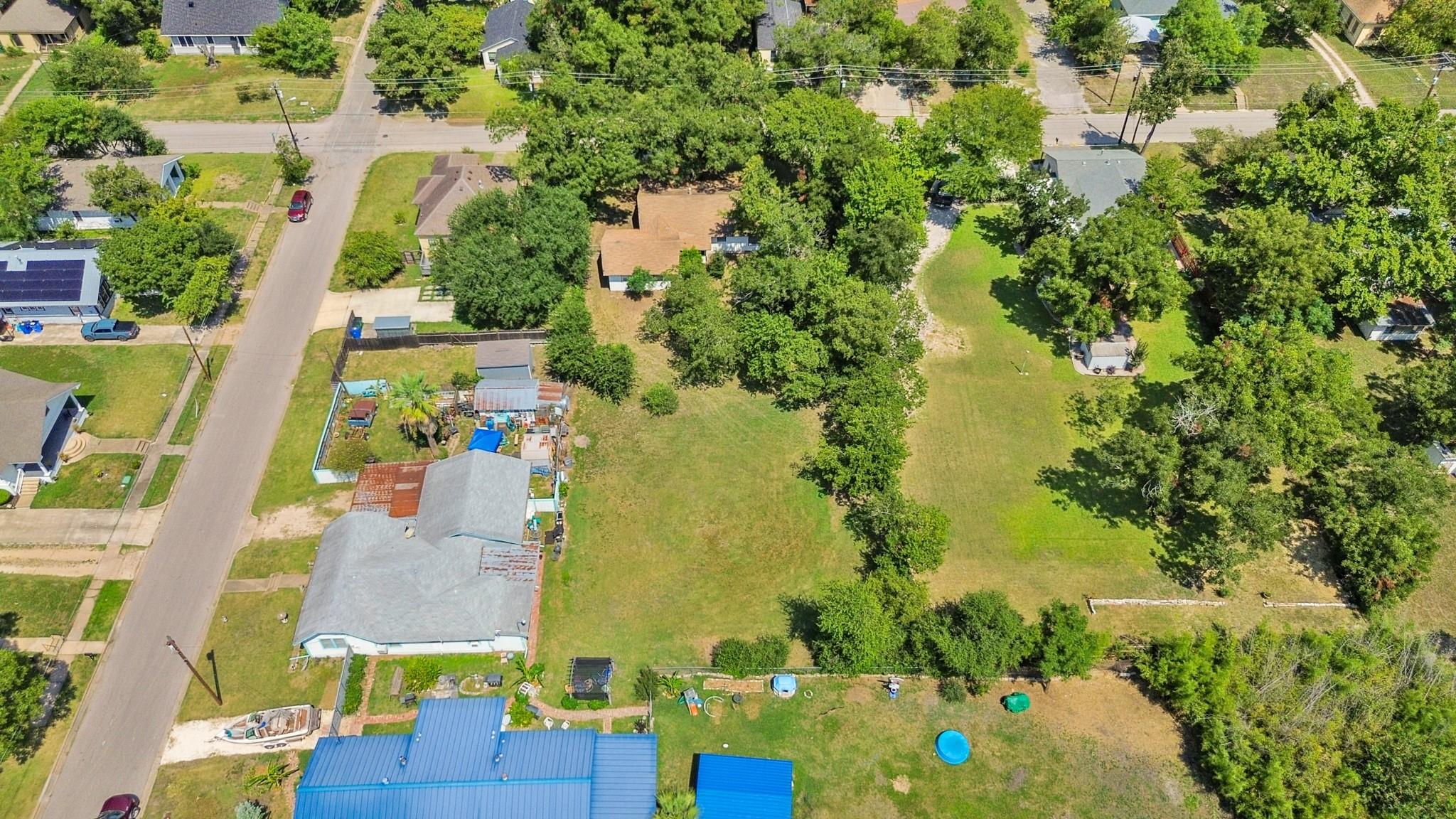 1007 Kimbro St, Taylor, TX 76574