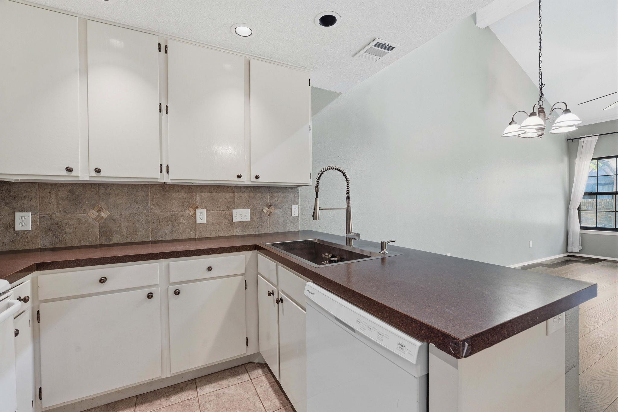 1748 Ohlen Rd # 24, Austin, TX 78757