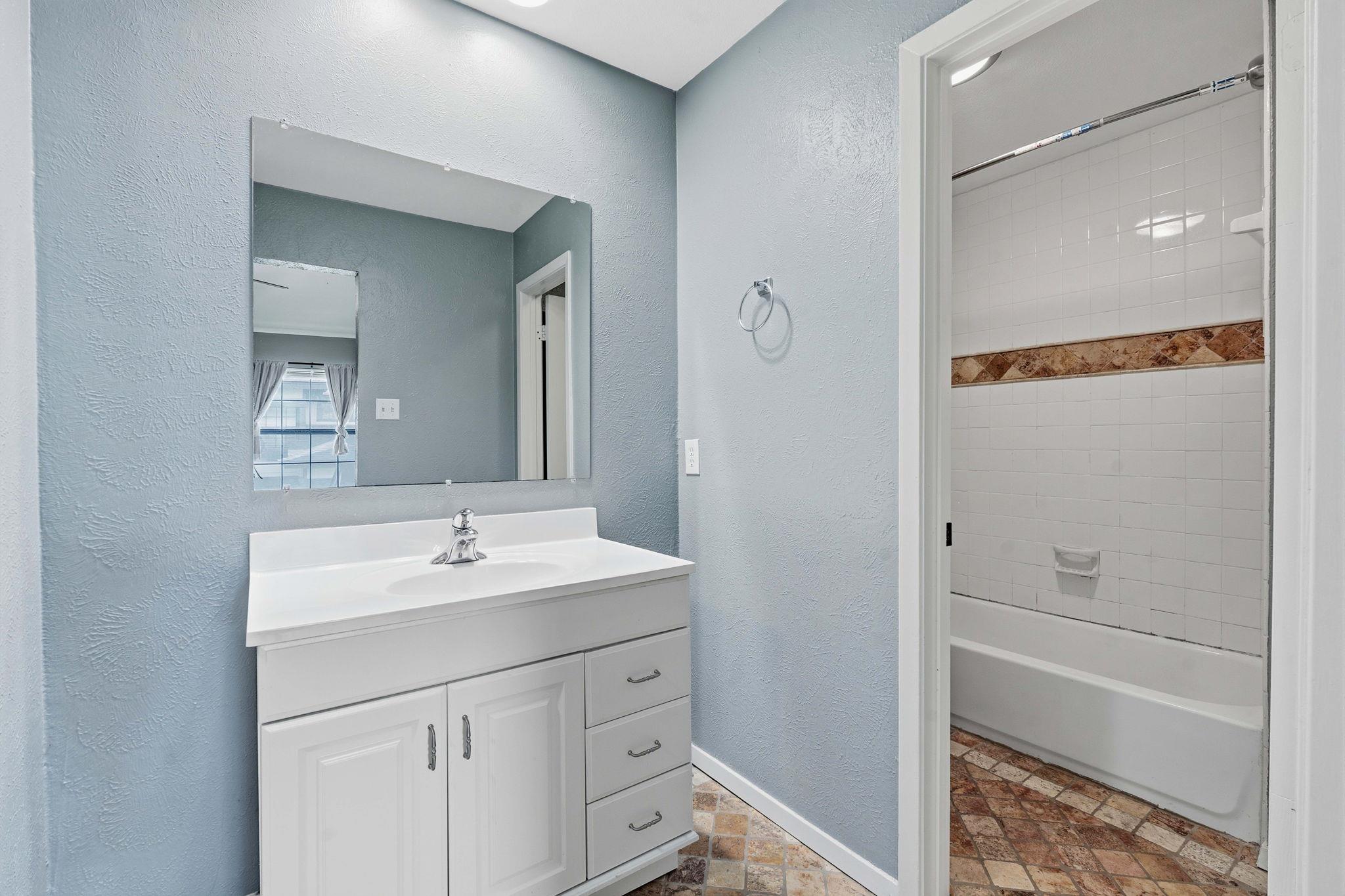 1748 Ohlen Rd # 24, Austin, TX 78757