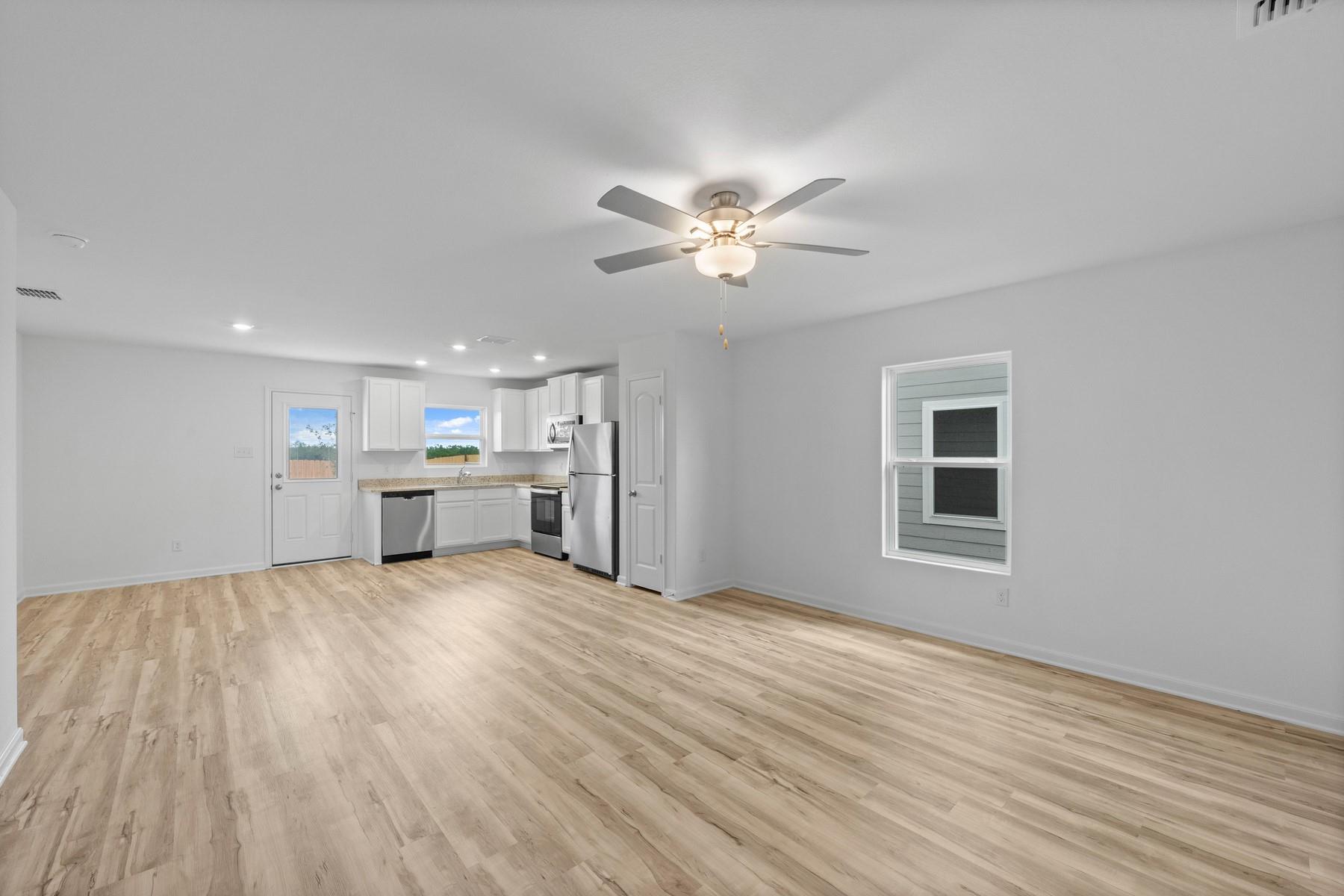 401 Silent Meadow Run, Maxwell, TX 78656