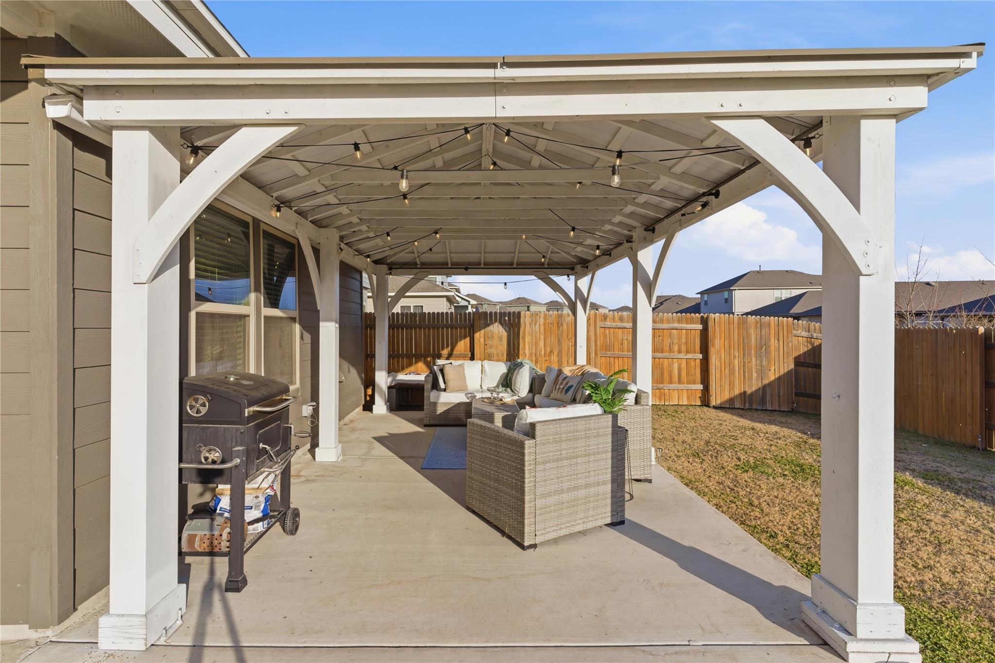 237 Driftwood Ln, Bastrop, TX 78602