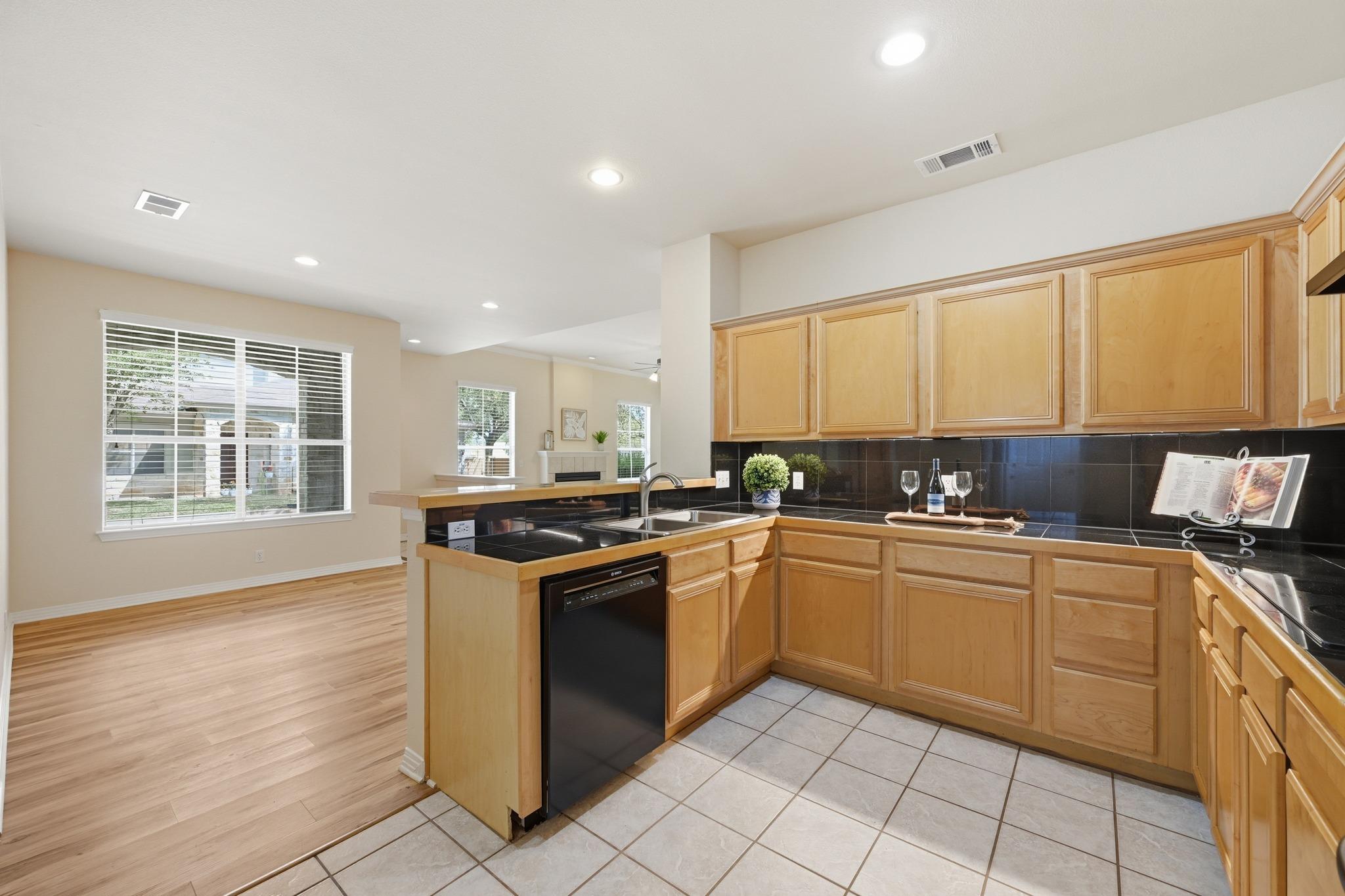 11558 Spicewood Pkwy # 15, Austin, TX 78750