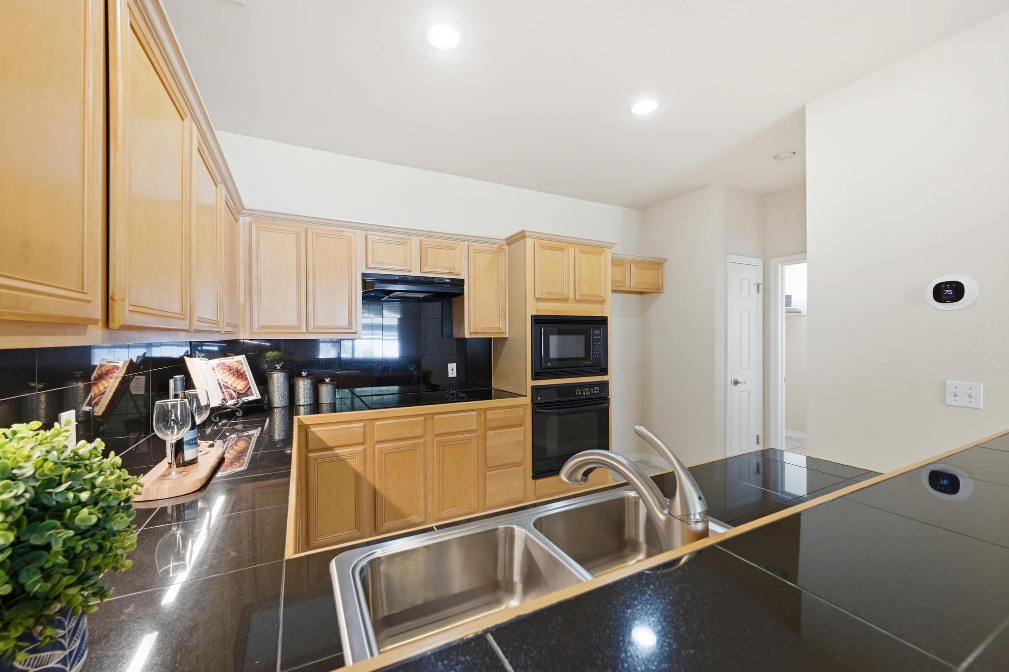 11558 Spicewood Pkwy # 15, Austin, TX 78750