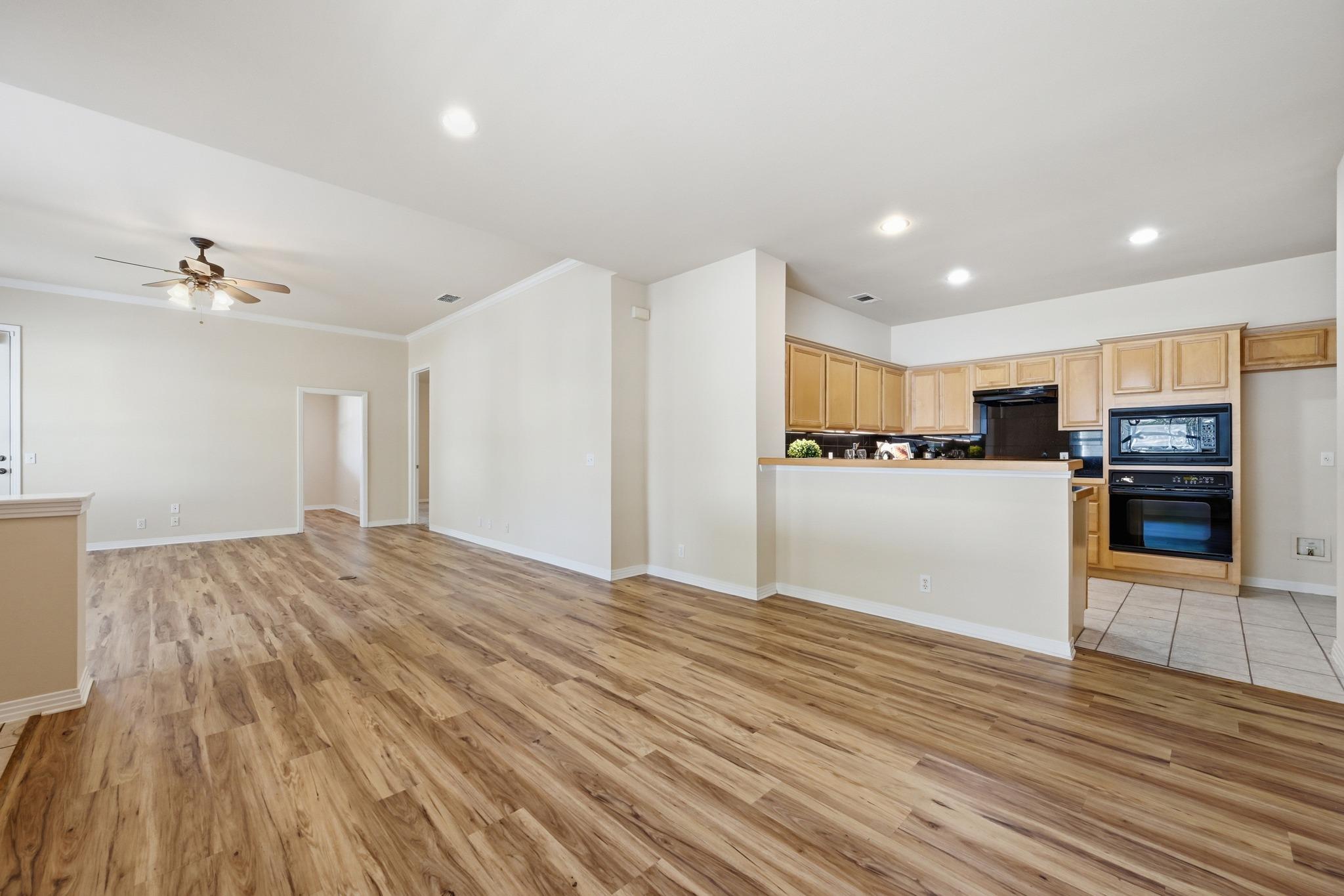 11558 Spicewood Pkwy # 15, Austin, TX 78750