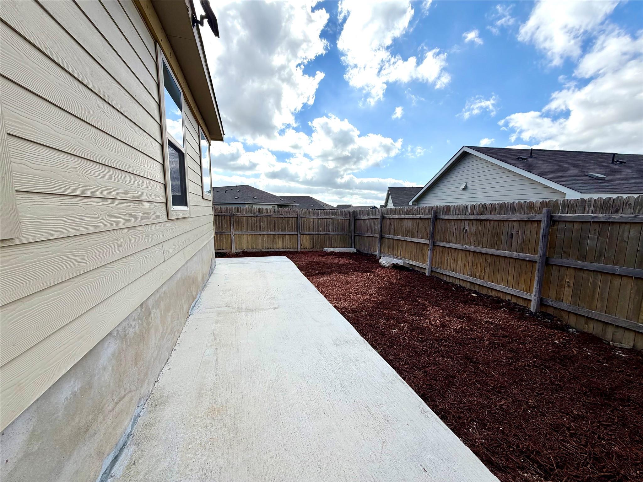 216 Star Pass, Jarrell, TX 76537