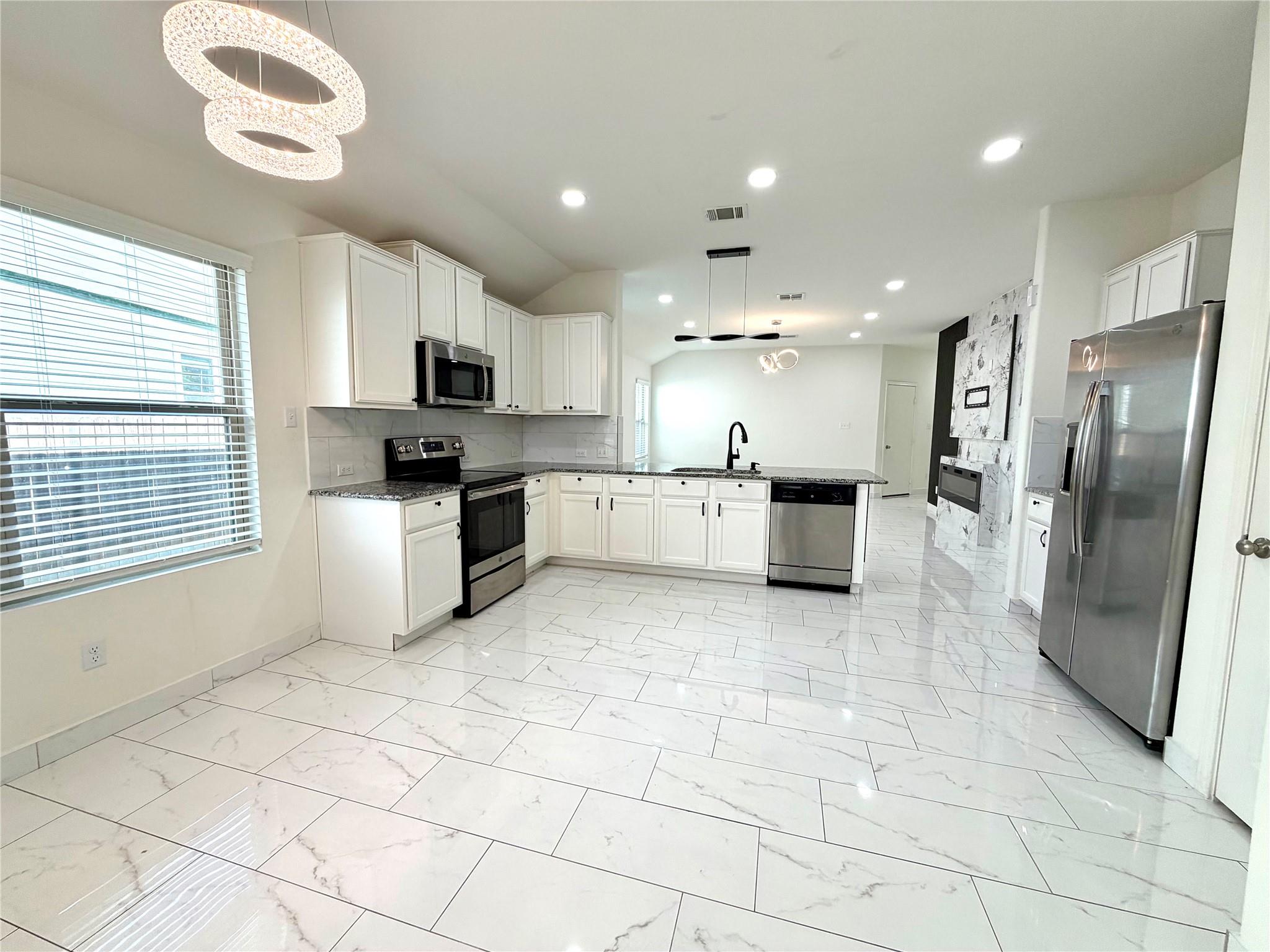 216 Star Pass, Jarrell, TX 76537