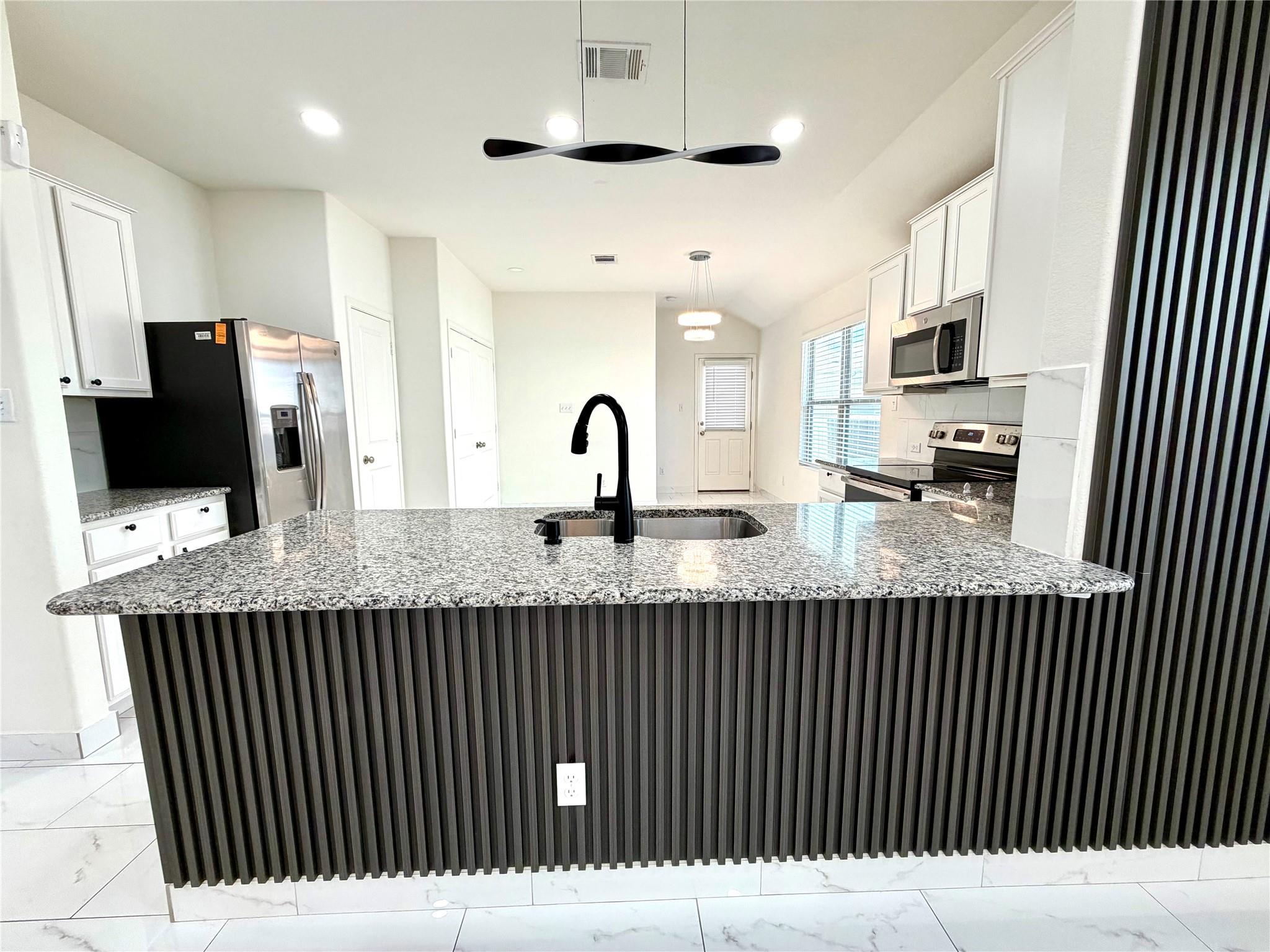 216 Star Pass, Jarrell, TX 76537