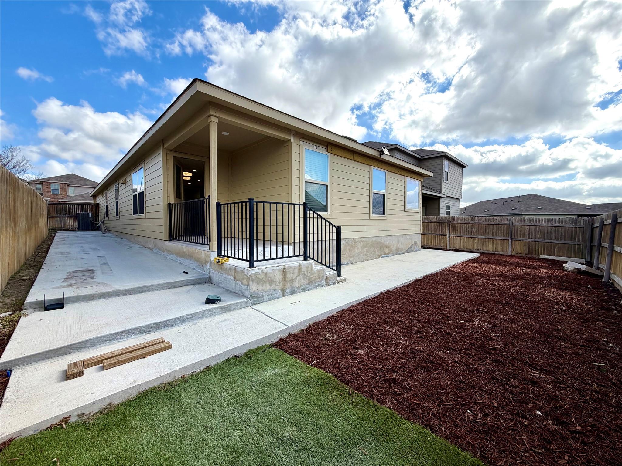 216 Star Pass, Jarrell, TX 76537