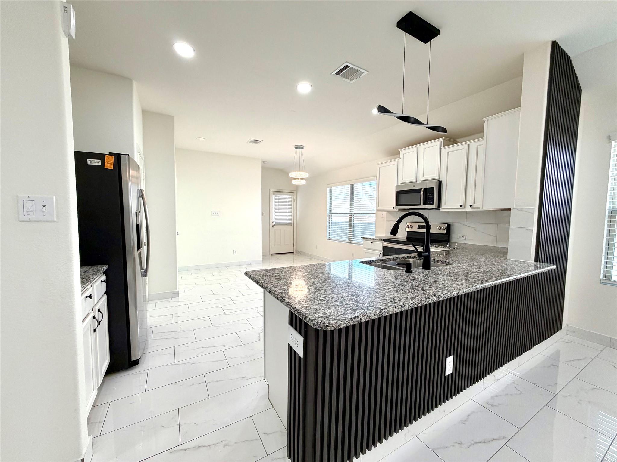 216 Star Pass, Jarrell, TX 76537