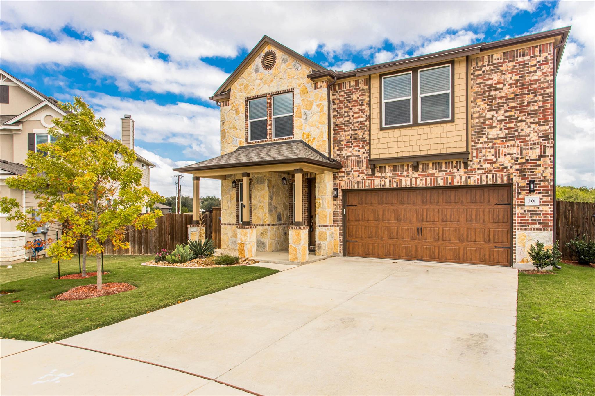 201 Tordesillas Dr, Georgetown, TX 78626
