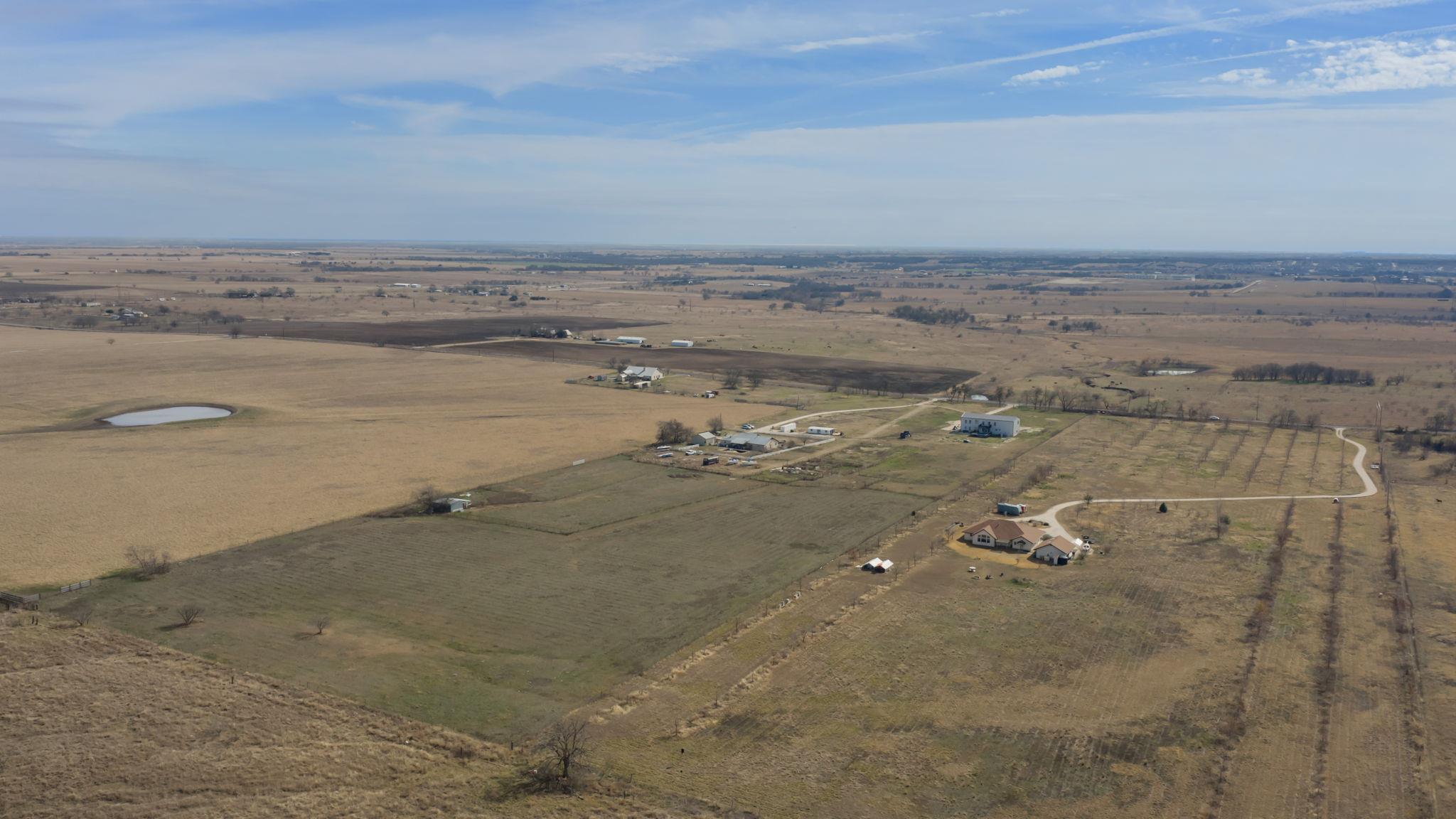 735 County Road 304, Jarrell, TX 76537