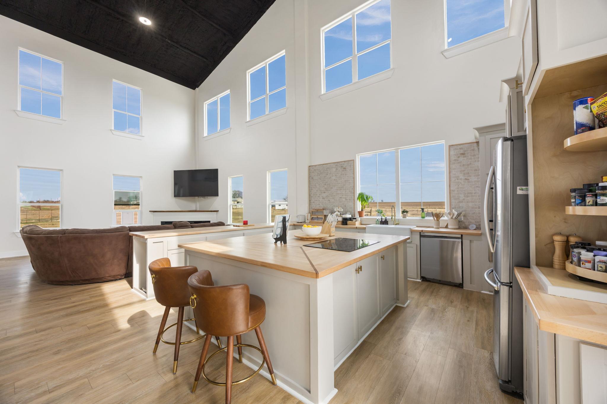 735 County Road 304, Jarrell, TX 76537