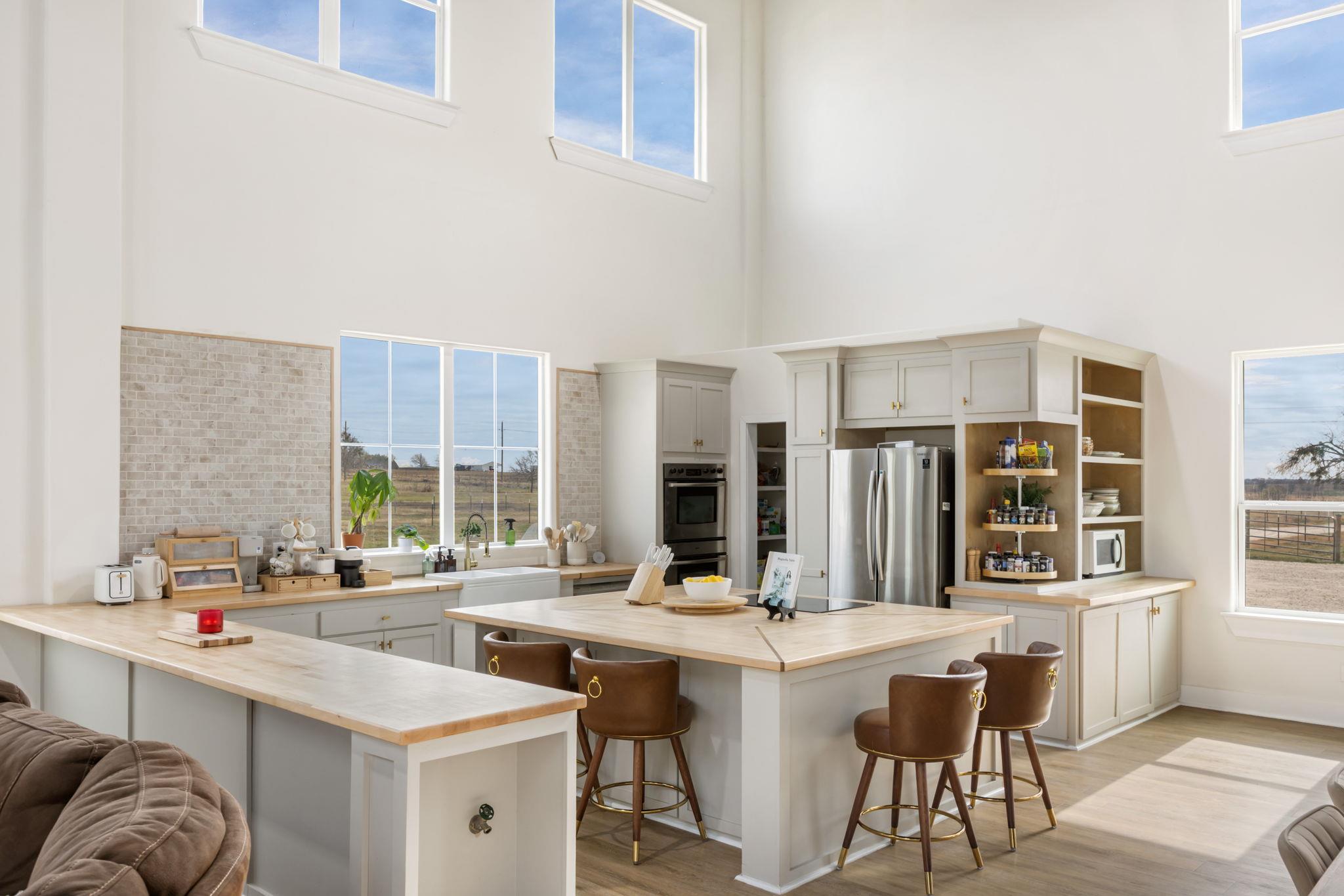 735 County Road 304, Jarrell, TX 76537