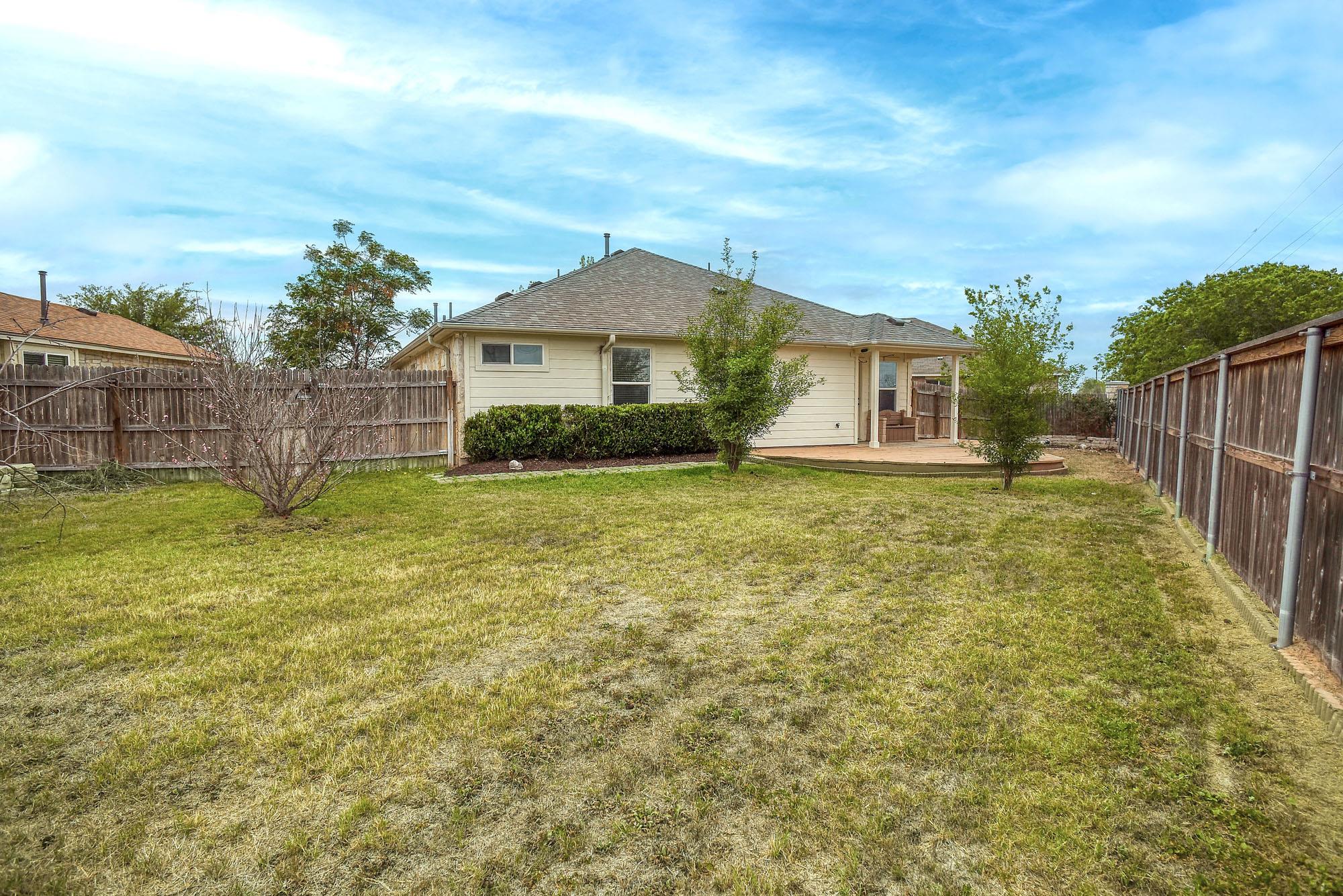 106 Double Barrel Ct, Bastrop, TX 78602
