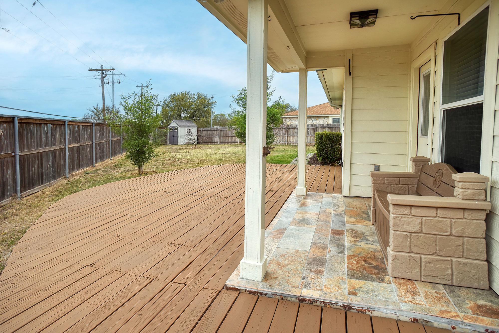 106 Double Barrel Ct, Bastrop, TX 78602
