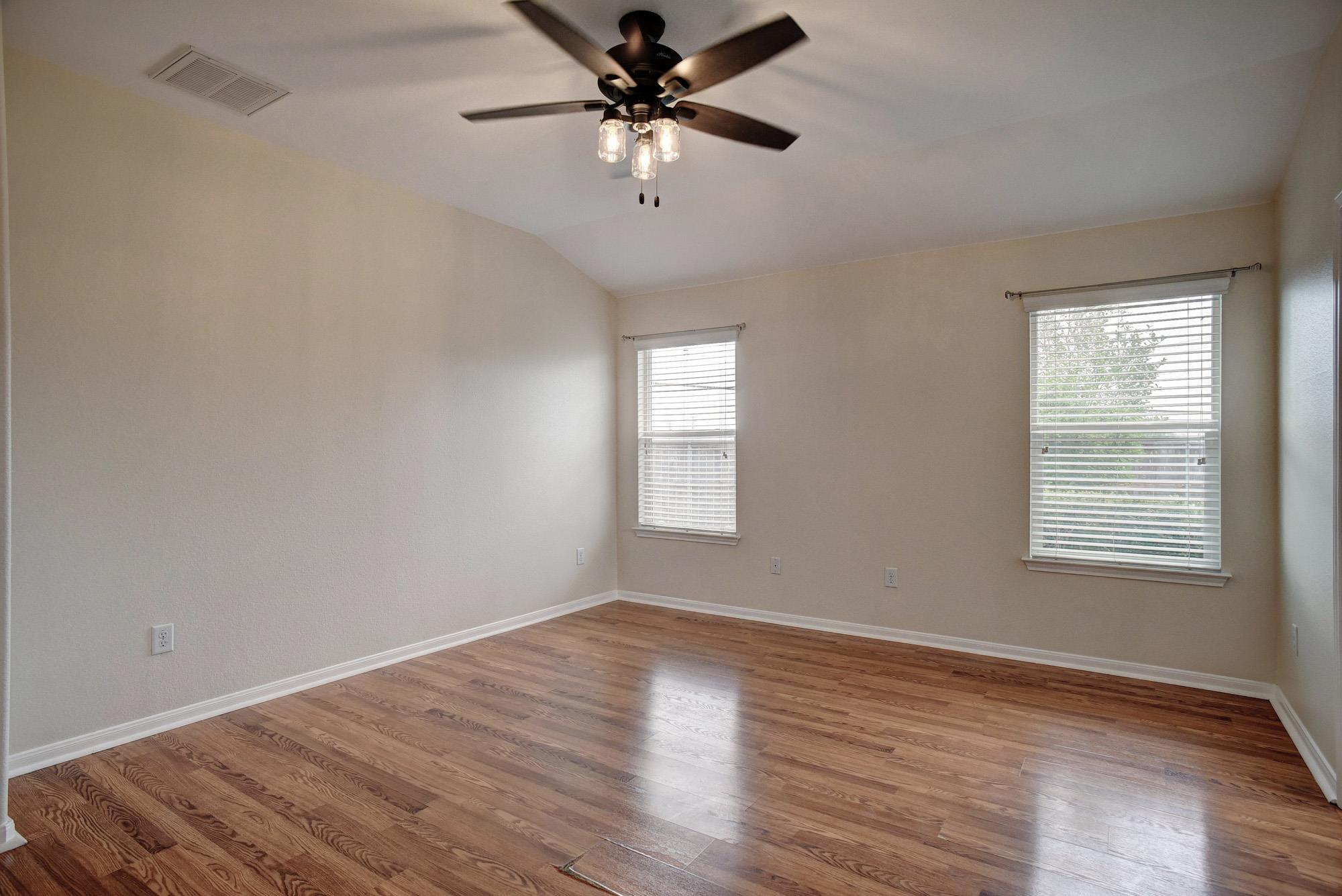 106 Double Barrel Ct, Bastrop, TX 78602