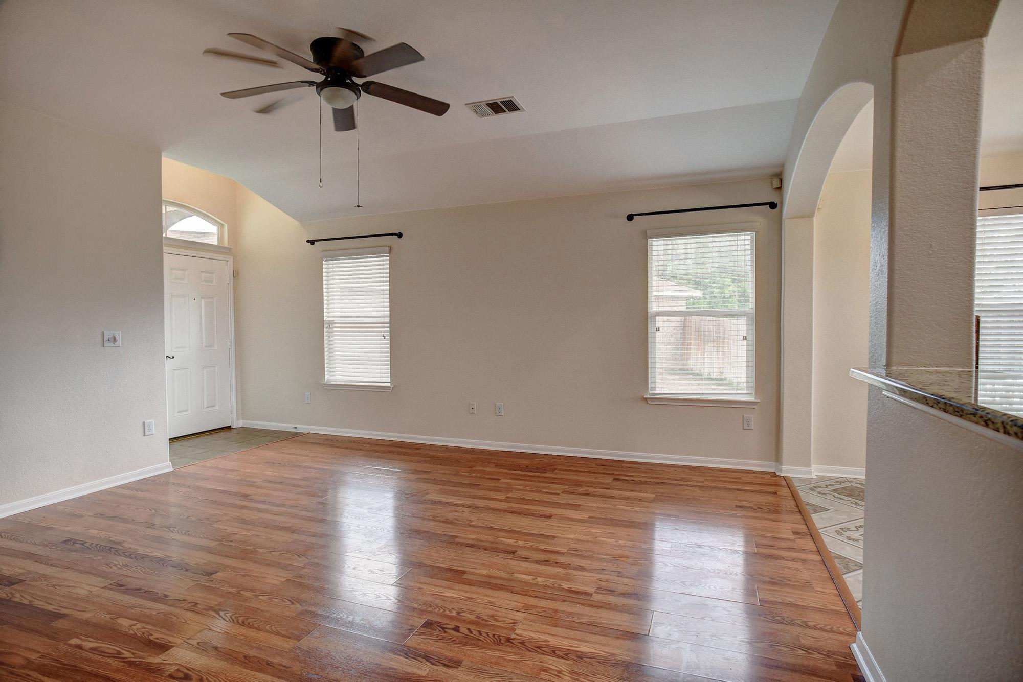 106 Double Barrel Ct, Bastrop, TX 78602