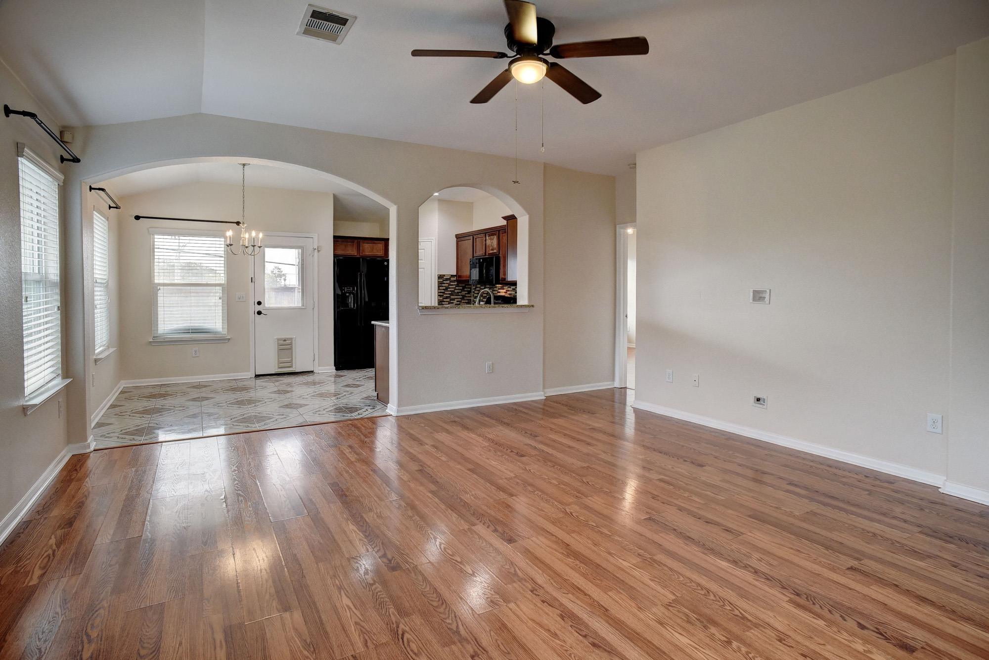 106 Double Barrel Ct, Bastrop, TX 78602