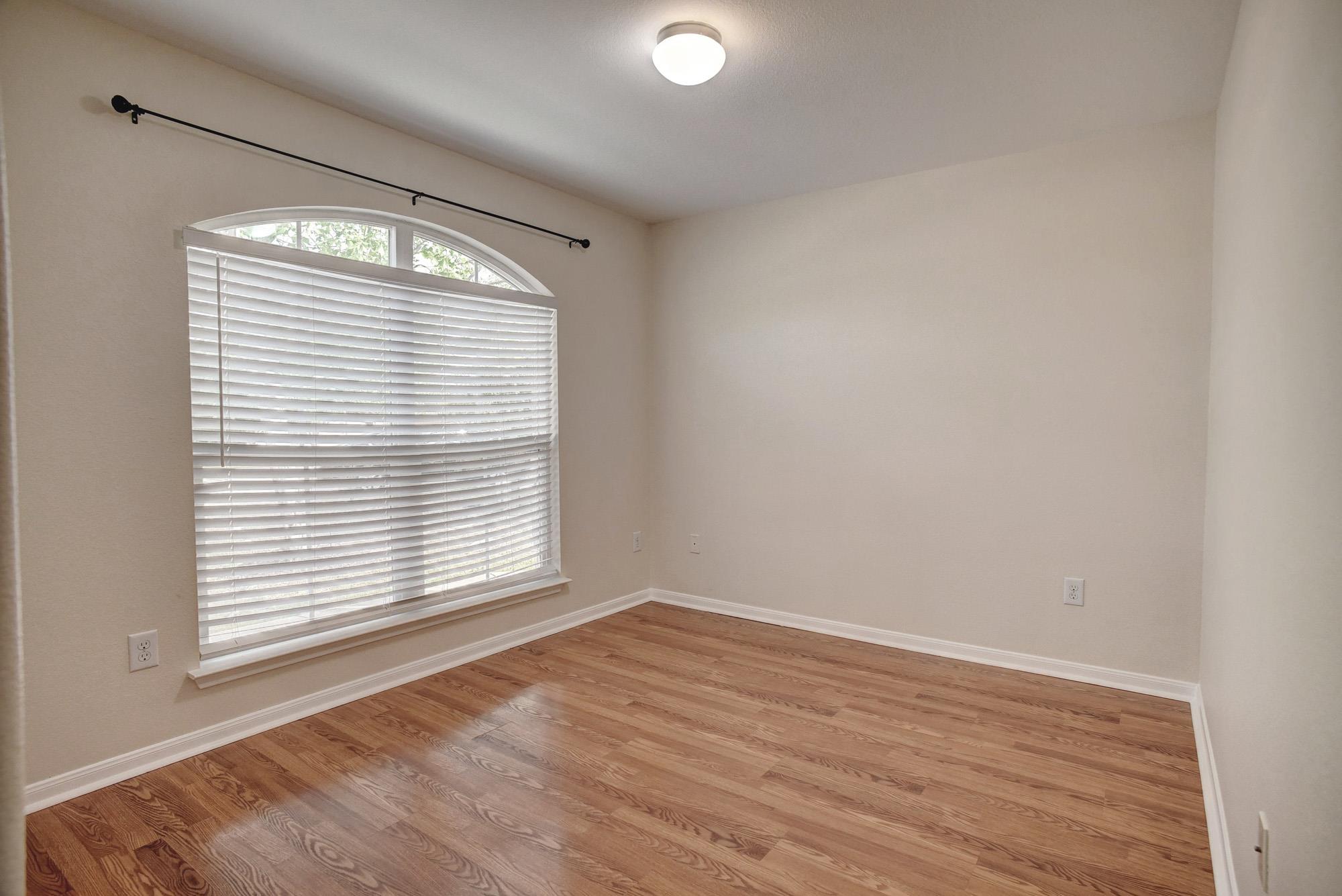 106 Double Barrel Ct, Bastrop, TX 78602