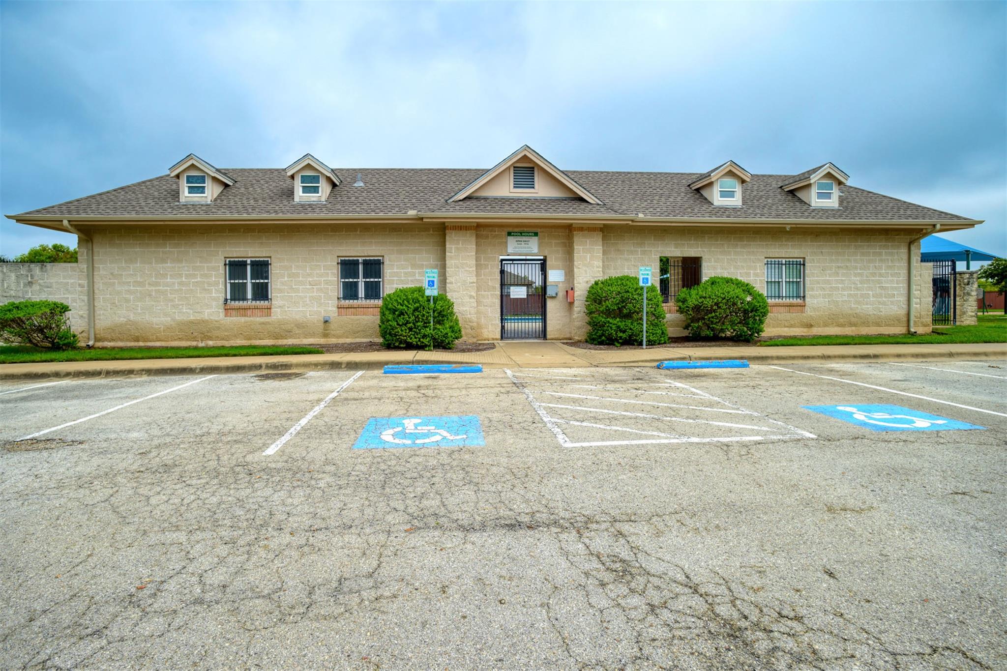 106 Double Barrel Ct, Bastrop, TX 78602