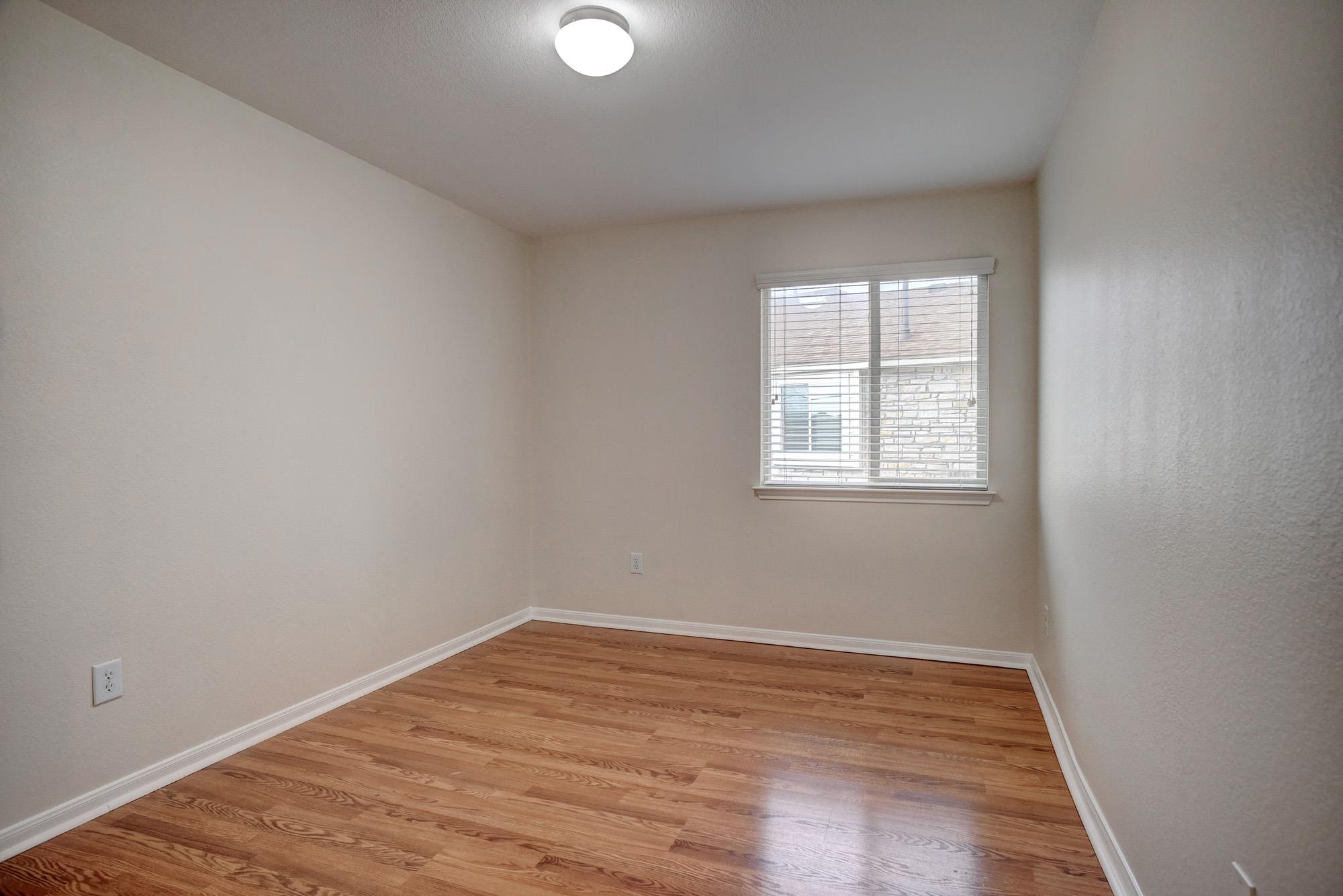 106 Double Barrel Ct, Bastrop, TX 78602