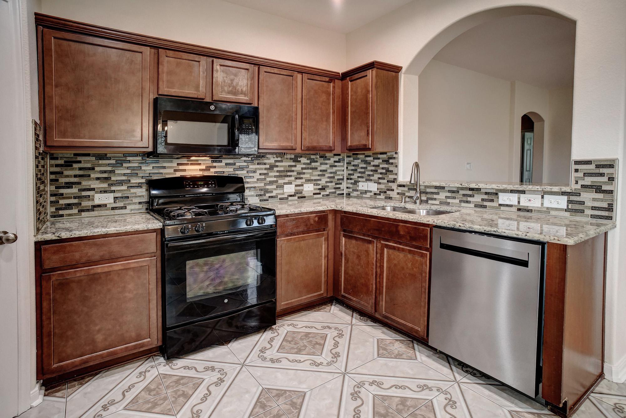 106 Double Barrel Ct, Bastrop, TX 78602