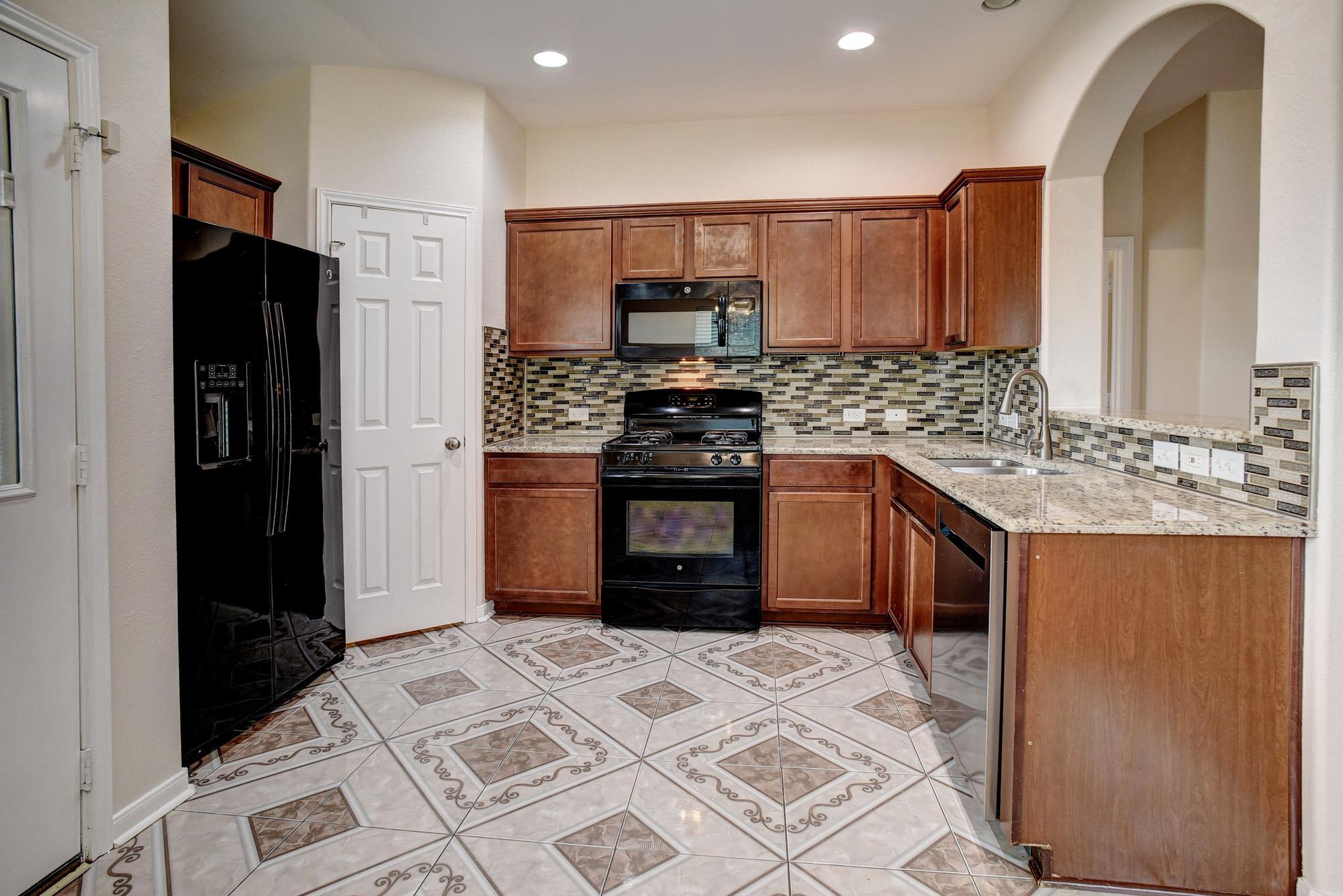 106 Double Barrel Ct, Bastrop, TX 78602