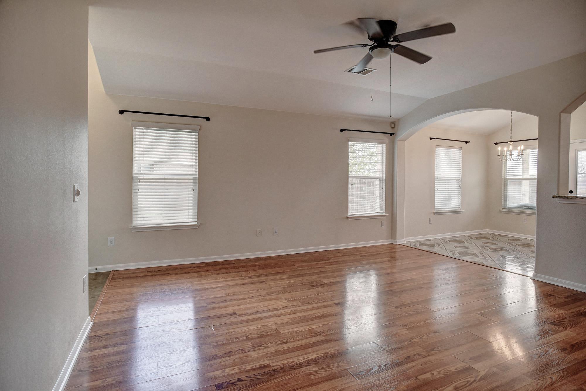 106 Double Barrel Ct, Bastrop, TX 78602